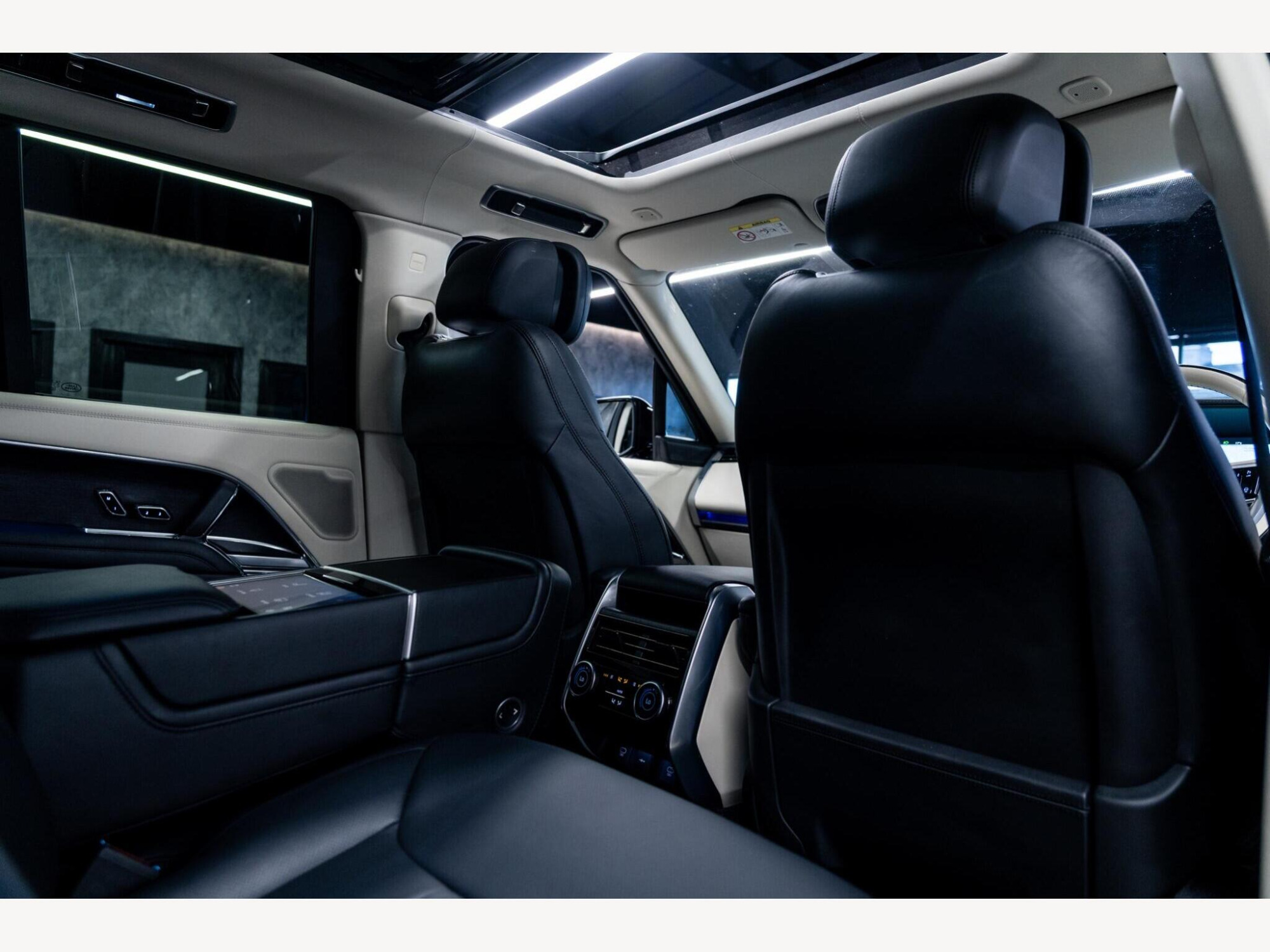 2023 Land Rover Range Rover image 65