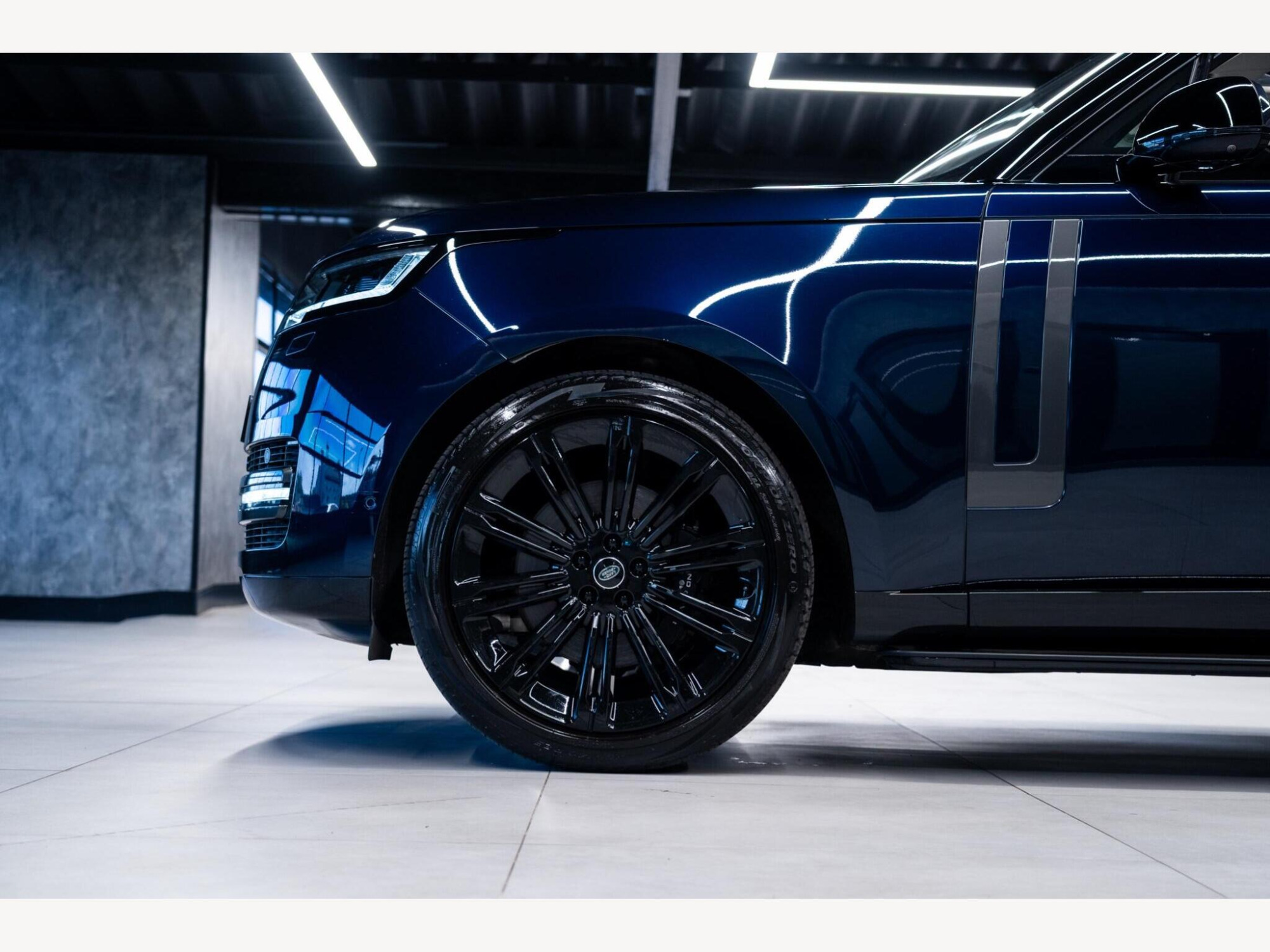 2023 Land Rover Range Rover image 16