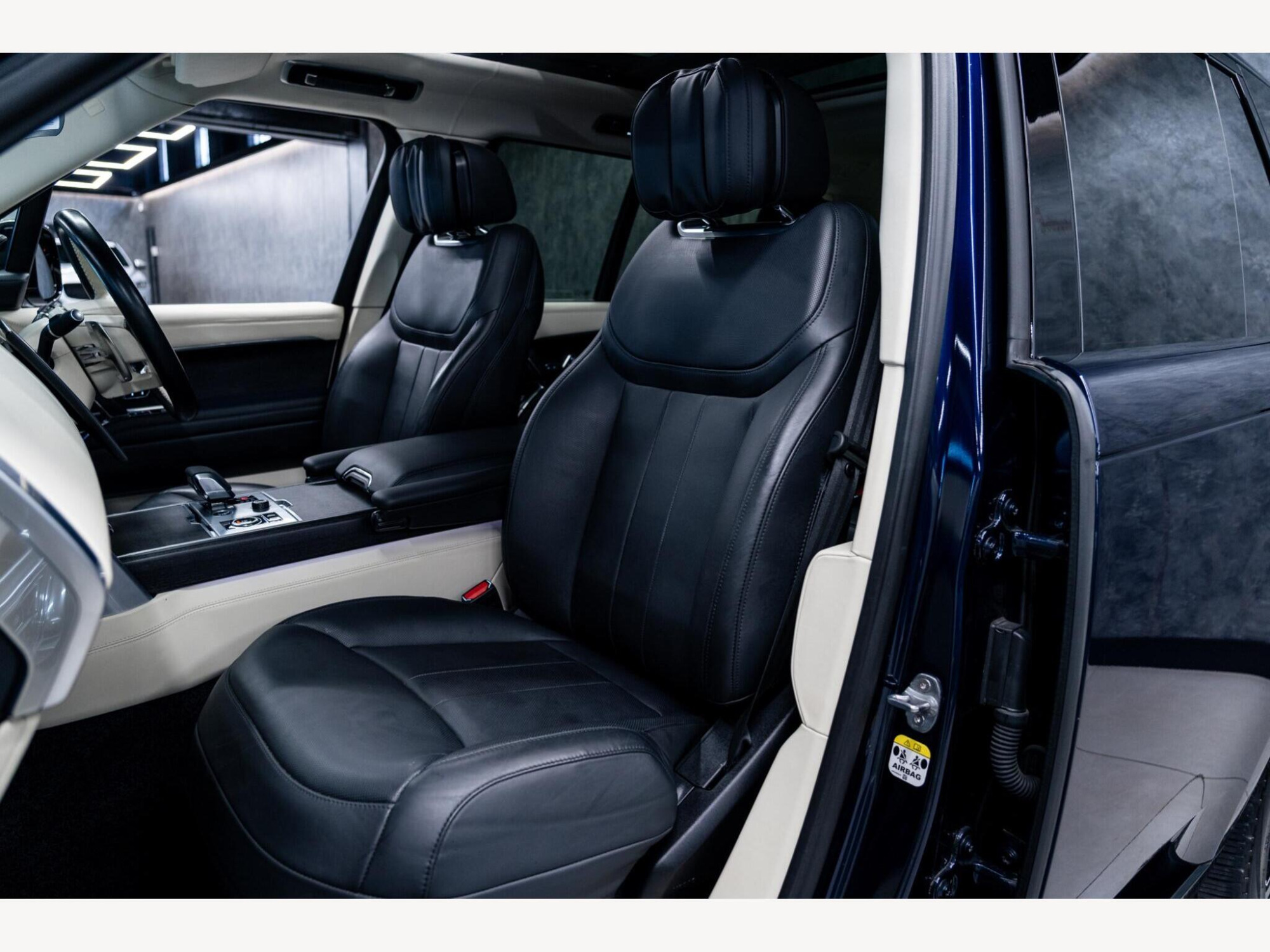 2023 Land Rover Range Rover image 66