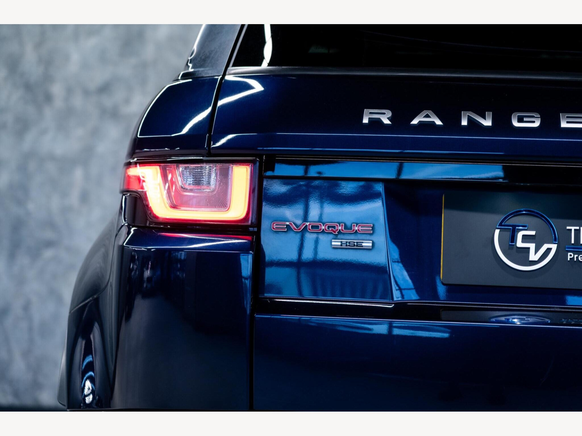 2018 Land Rover Range Rover Evoque image 10
