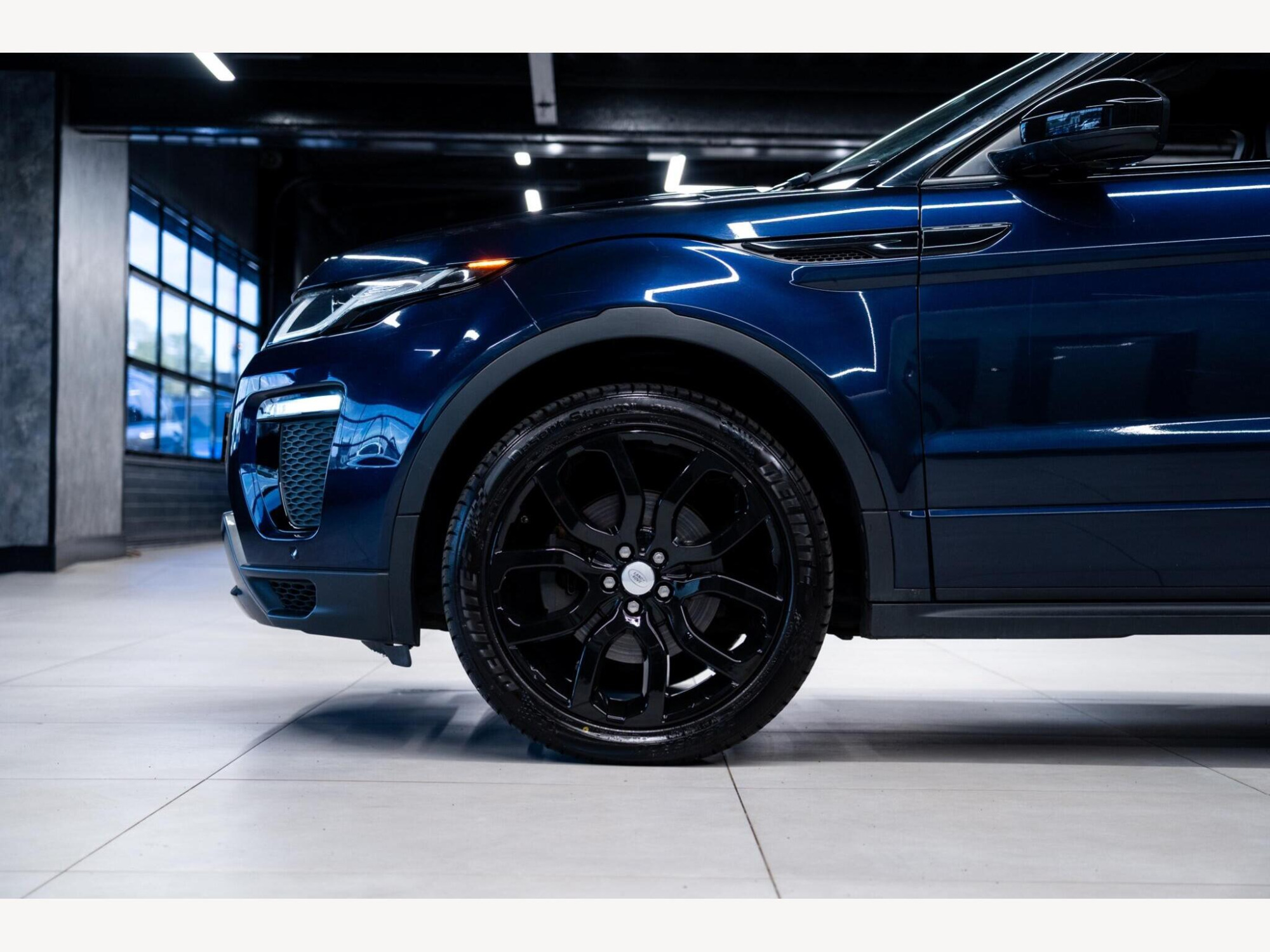 2018 Land Rover Range Rover Evoque image 12