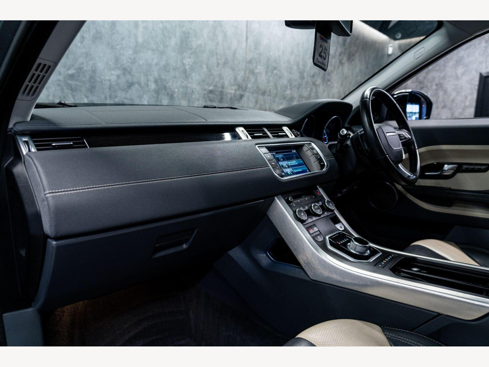 2015 Land Rover Range Rover Evoque image 33