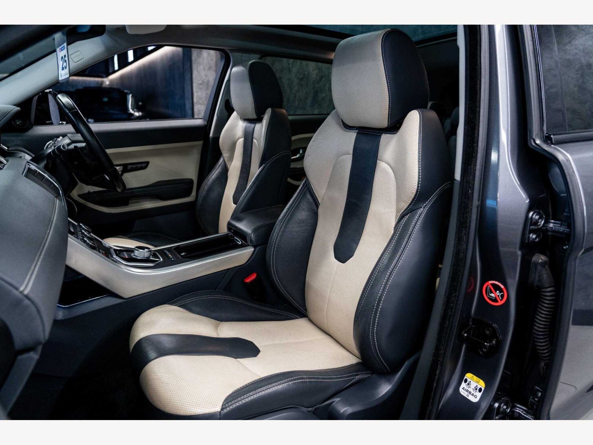 2015 Land Rover Range Rover Evoque image 37