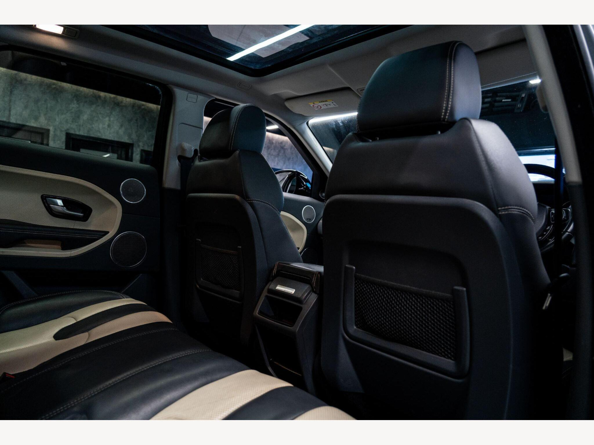 2015 Land Rover Range Rover Evoque image 36