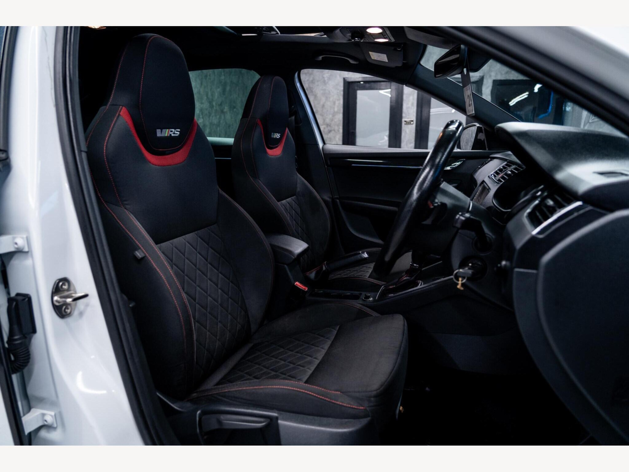 2017 Skoda Octavia image 38