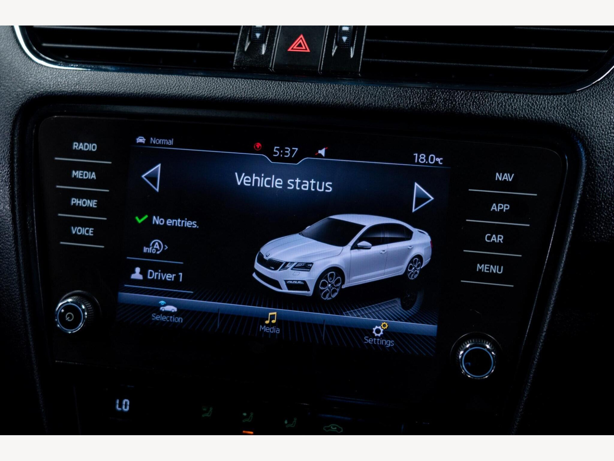 2017 Skoda Octavia image 23