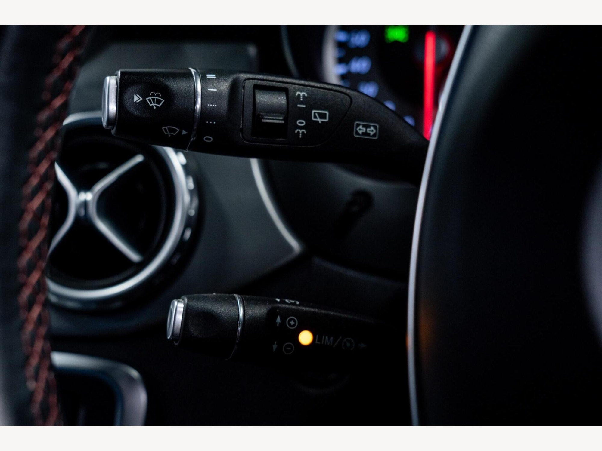 2016 Mercedes-Benz GLA image 35