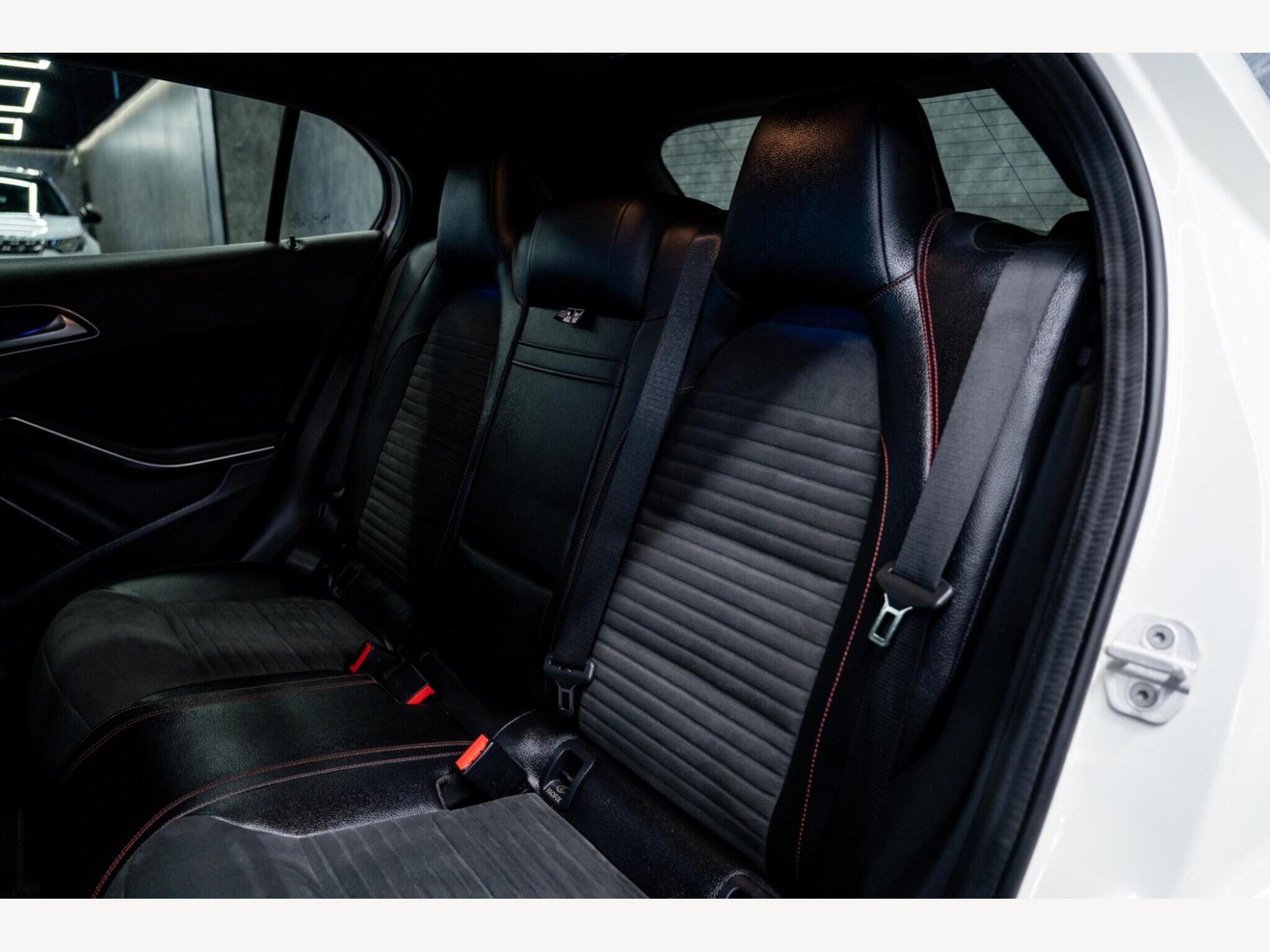 2016 Mercedes-Benz GLA image 42