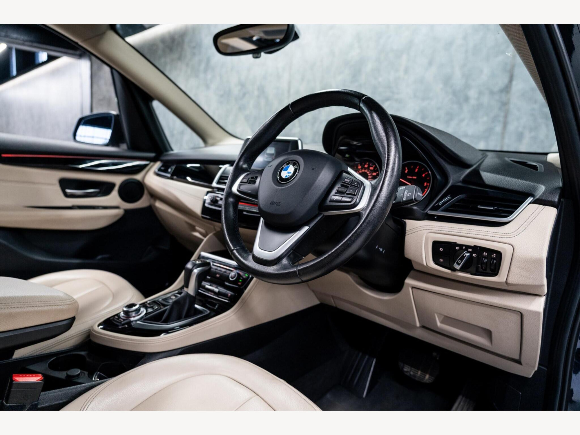 2015 BMW 2 Series Active Tourer image 16