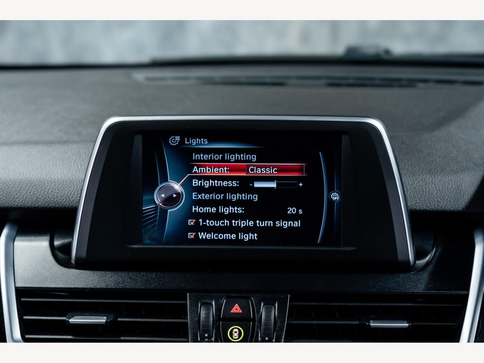 2015 BMW 2 Series Active Tourer image 25