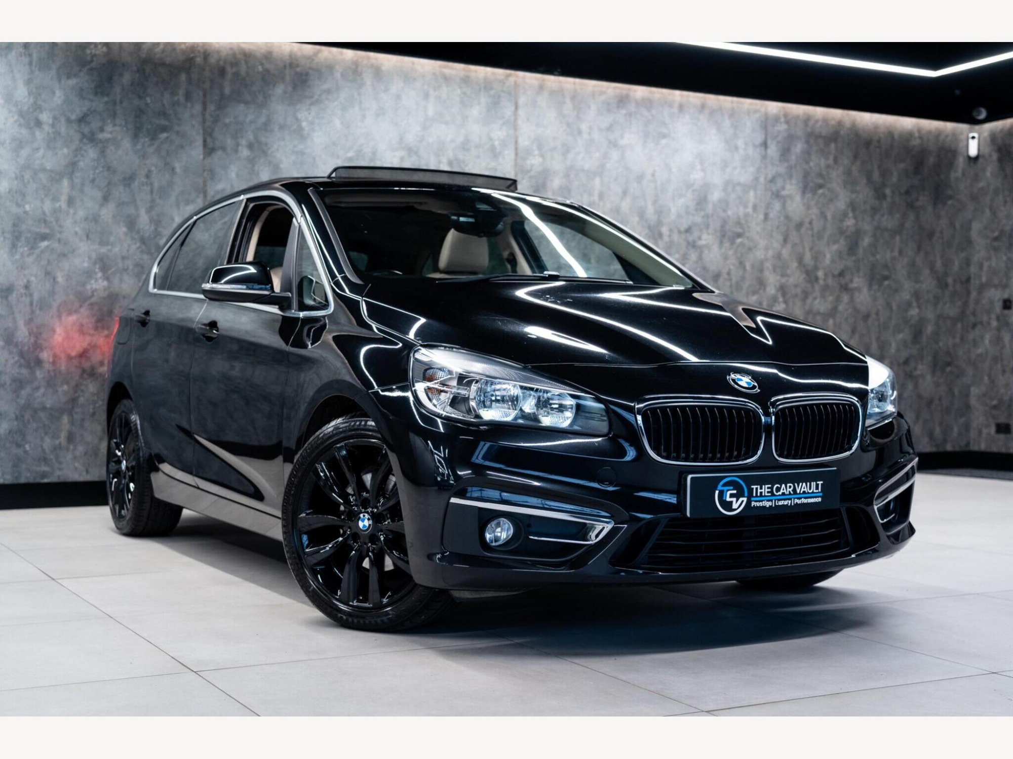 2015 BMW 2 Series Active Tourer image 1