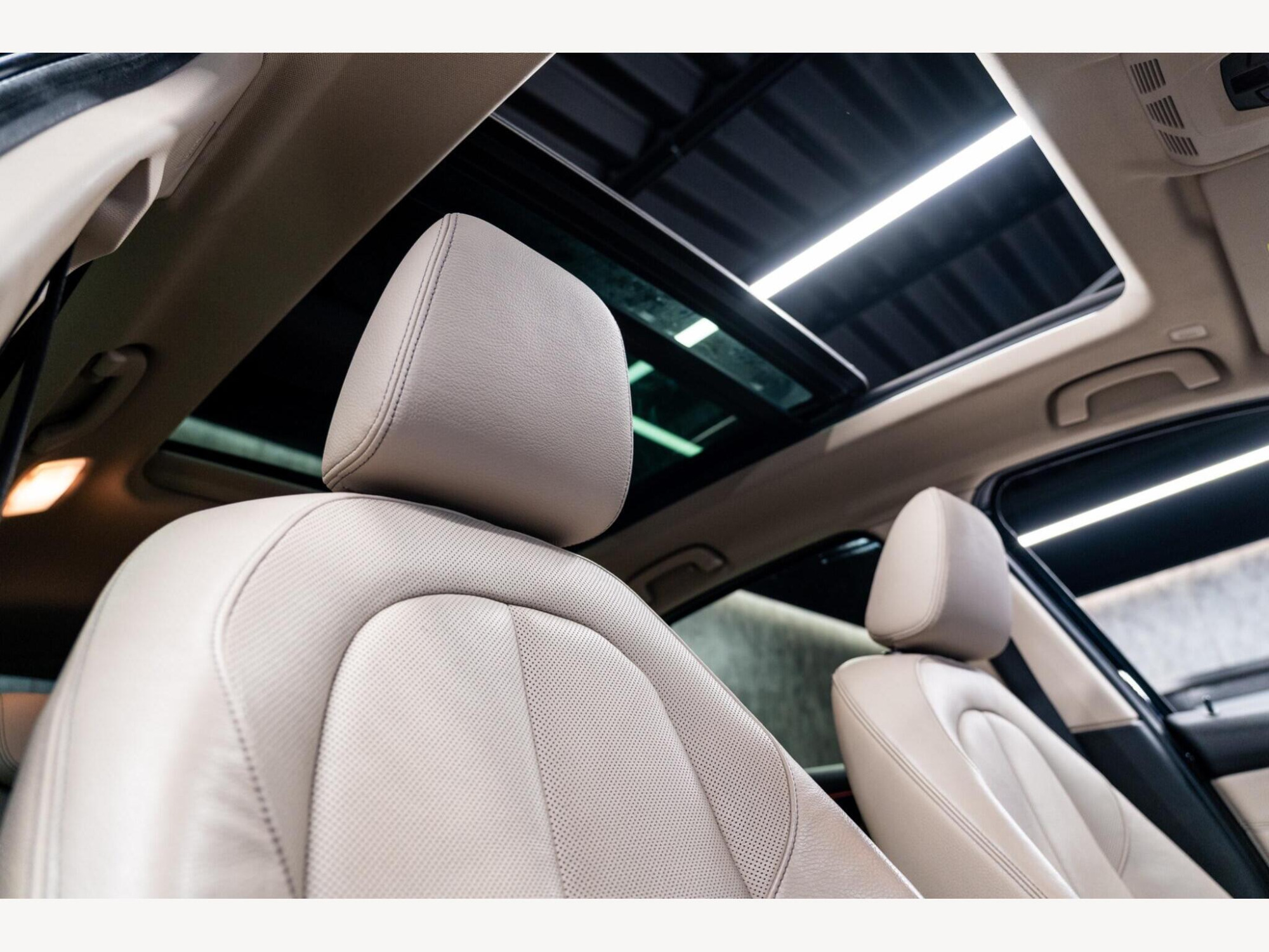 2015 BMW 2 Series Active Tourer image 38