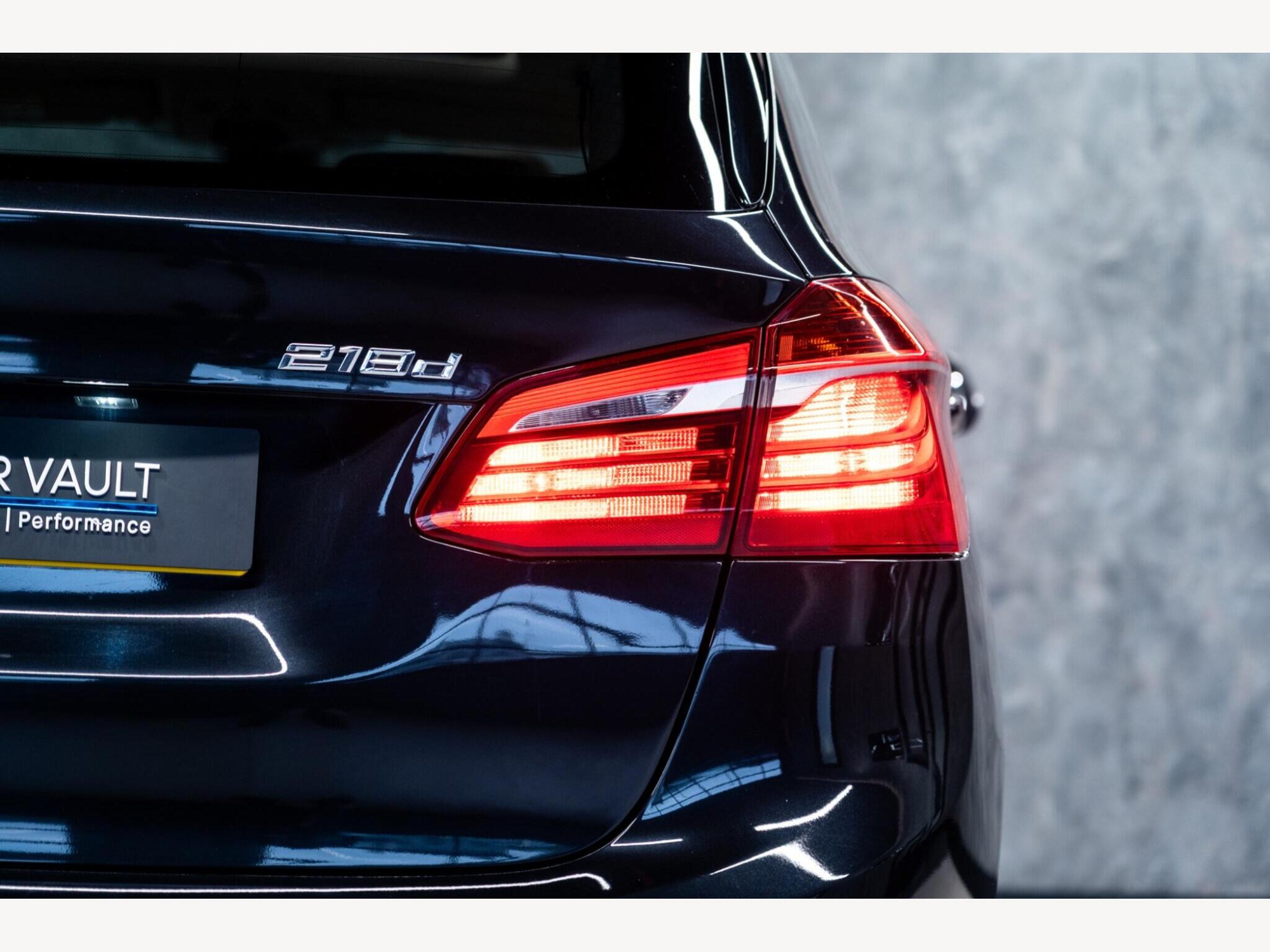 2015 BMW 2 Series Active Tourer image 11