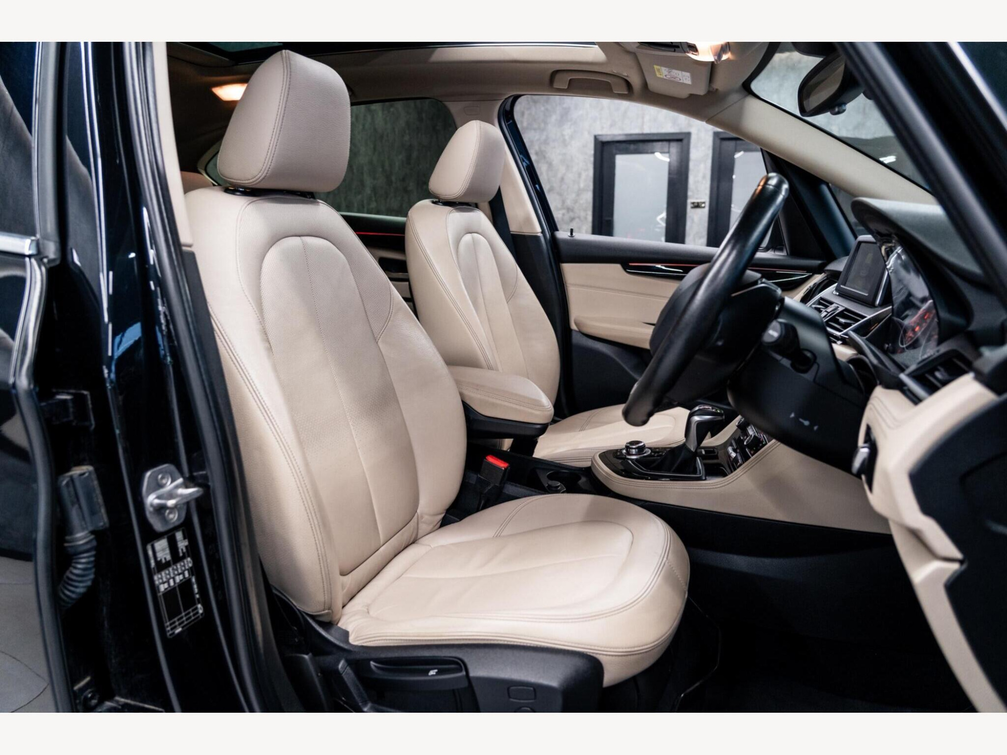 2015 BMW 2 Series Active Tourer image 39