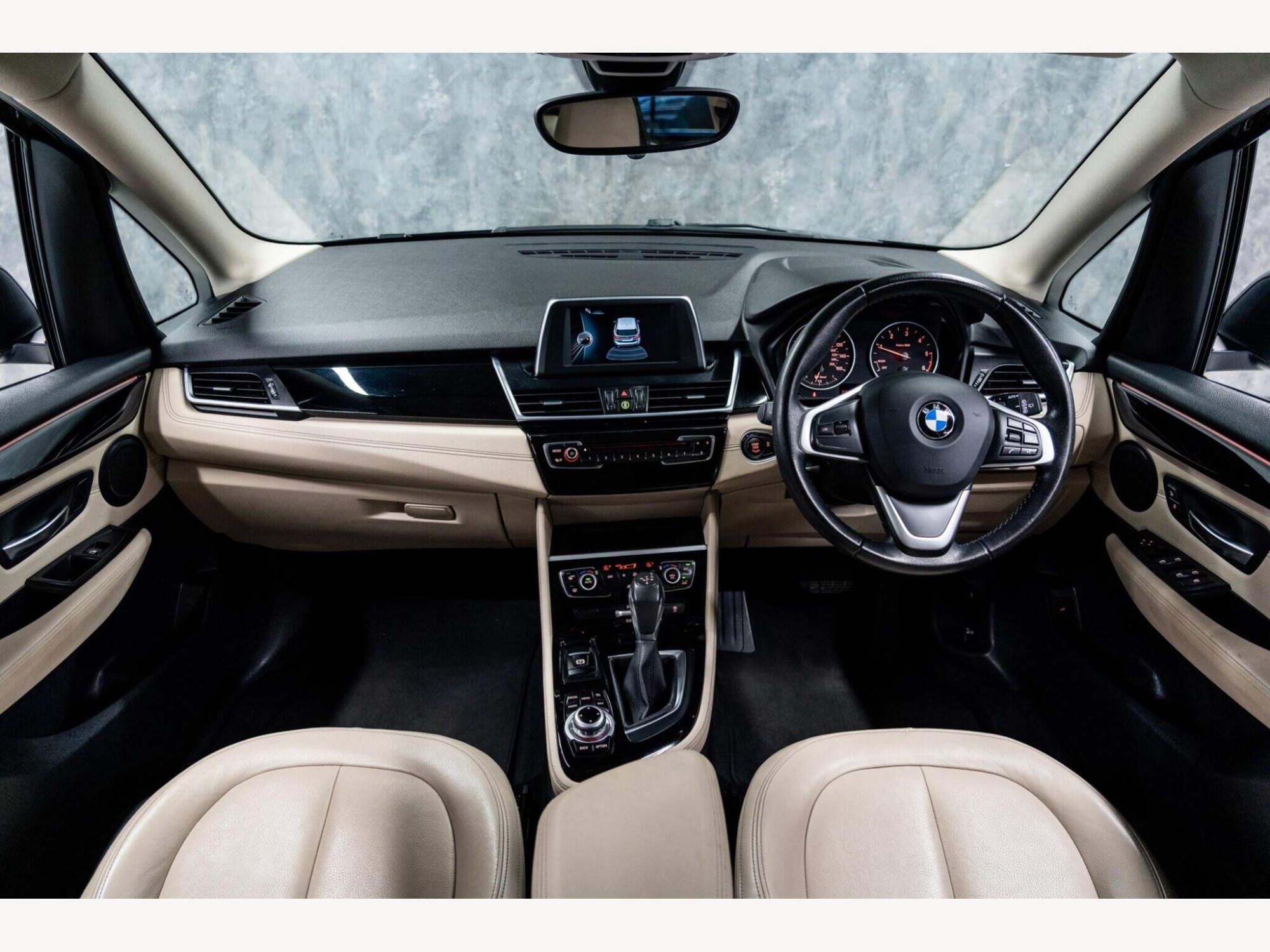 2015 BMW 2 Series Active Tourer image 2