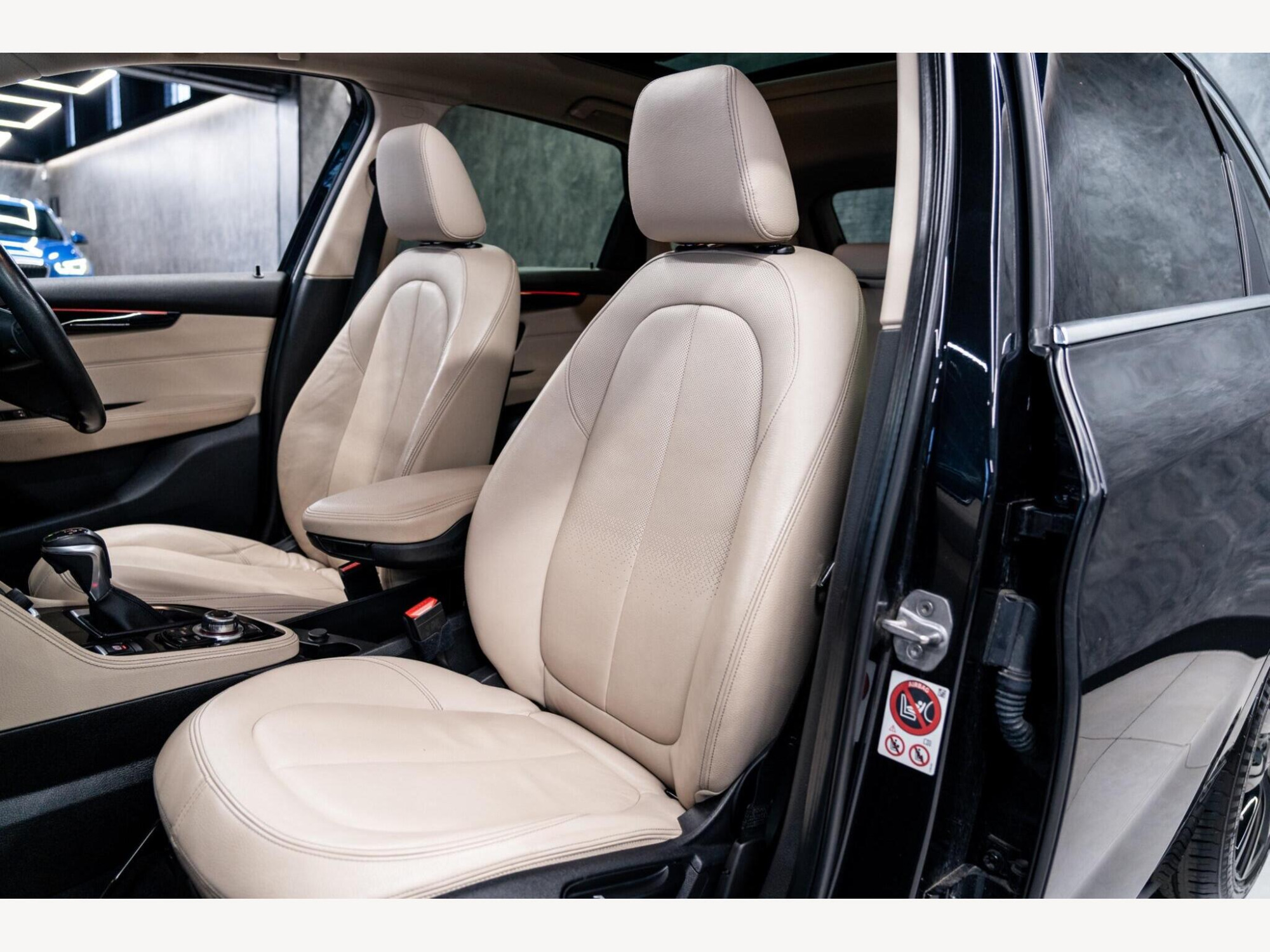 2015 BMW 2 Series Active Tourer image 41