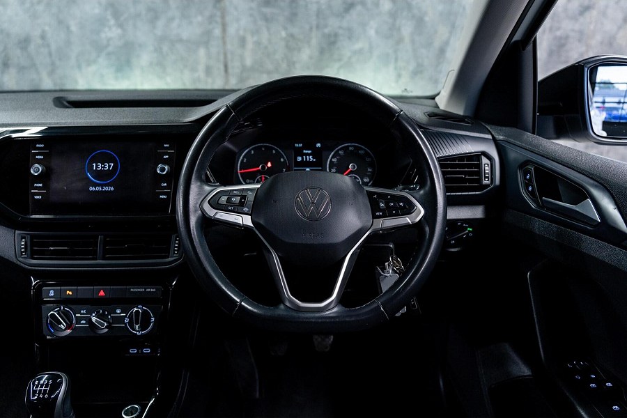 Volkswagen T-Cross photo 2