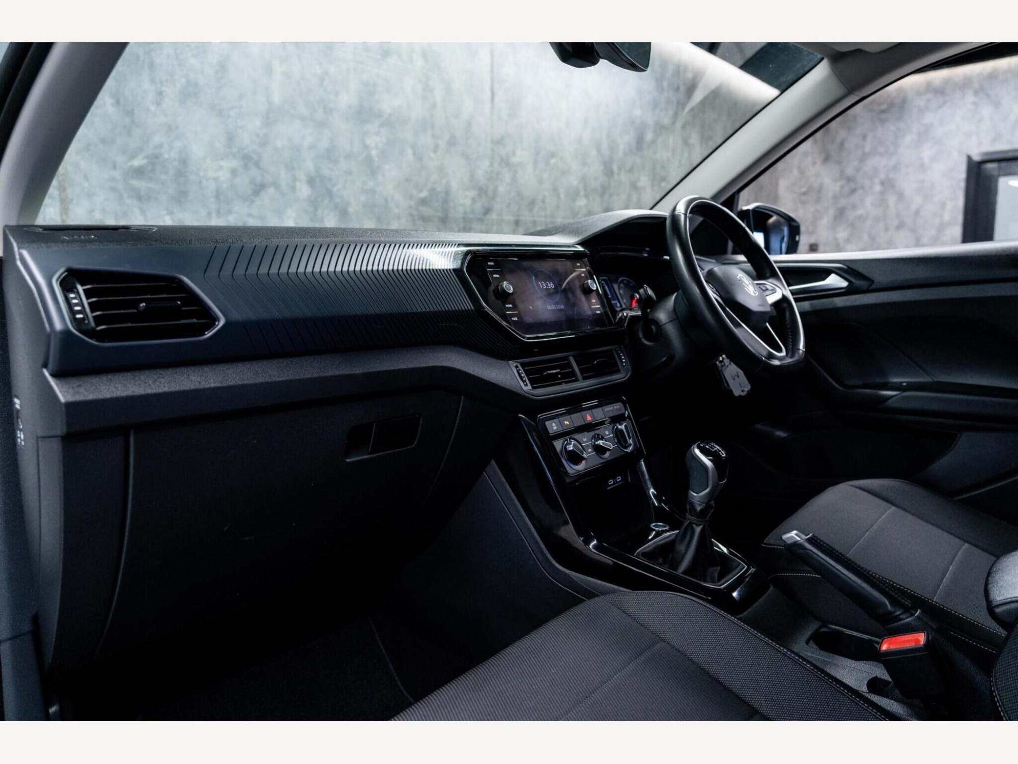 2022 Volkswagen T-Cross image 32