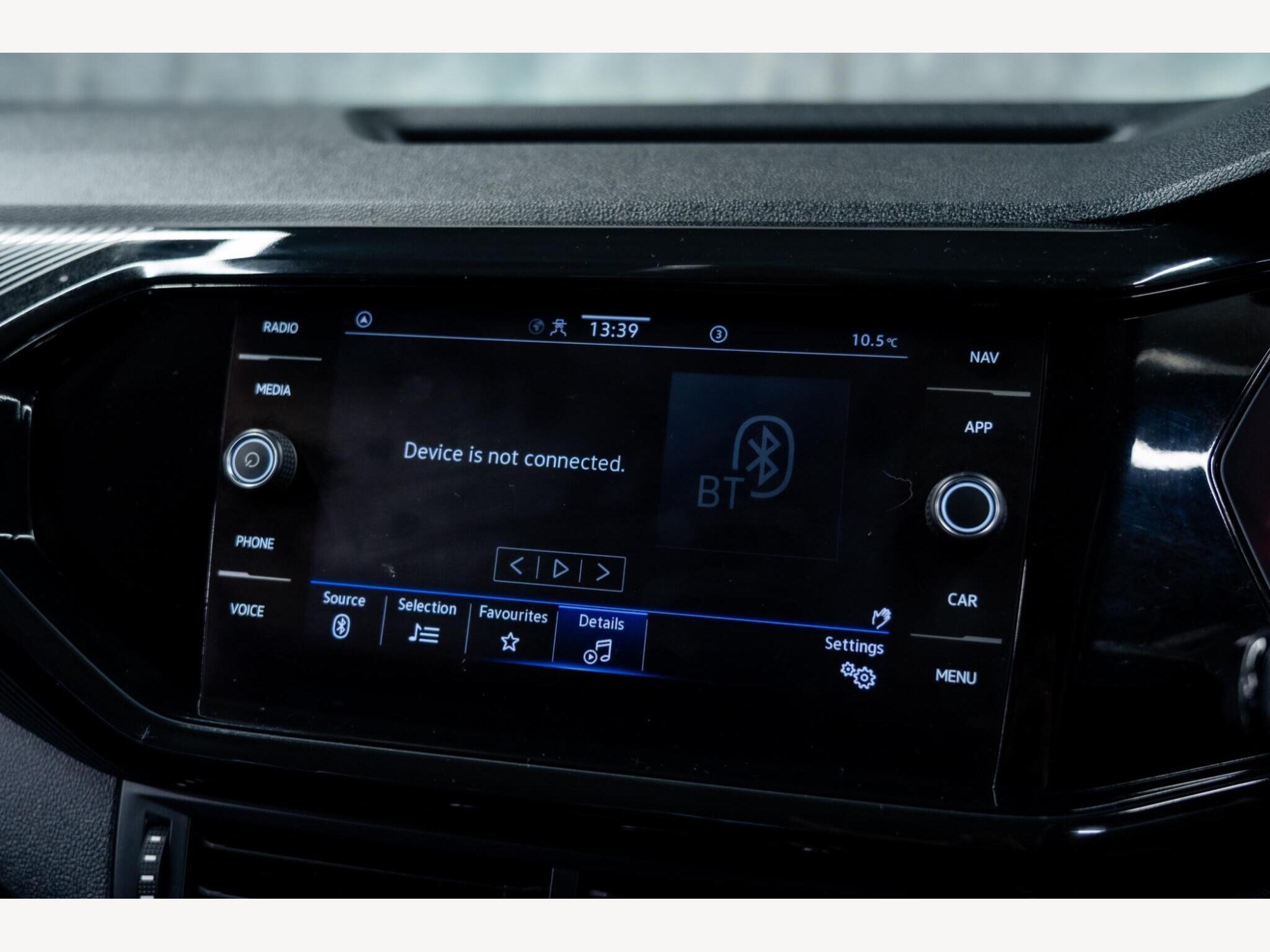 2022 Volkswagen T-Cross image 24