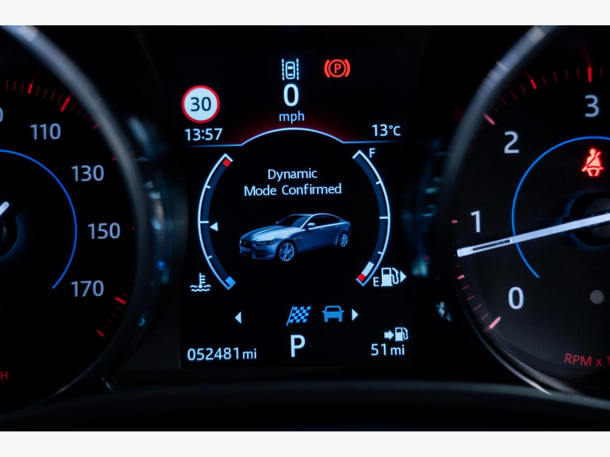 2017 Jaguar XE image 15