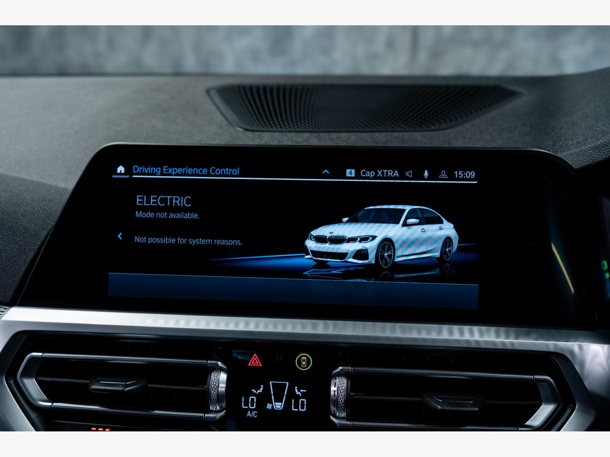 2021 BMW 3 Series image 24