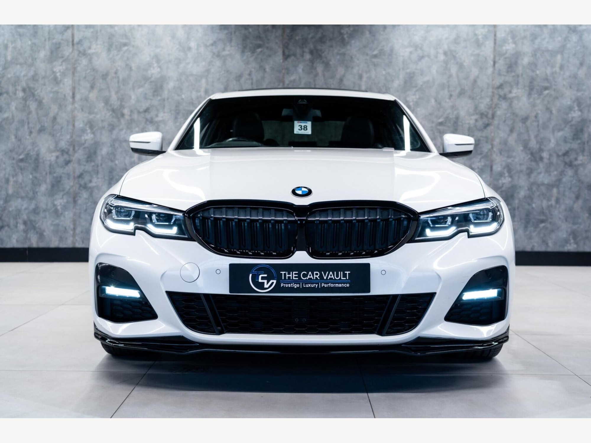 2021 BMW 3 Series image 4