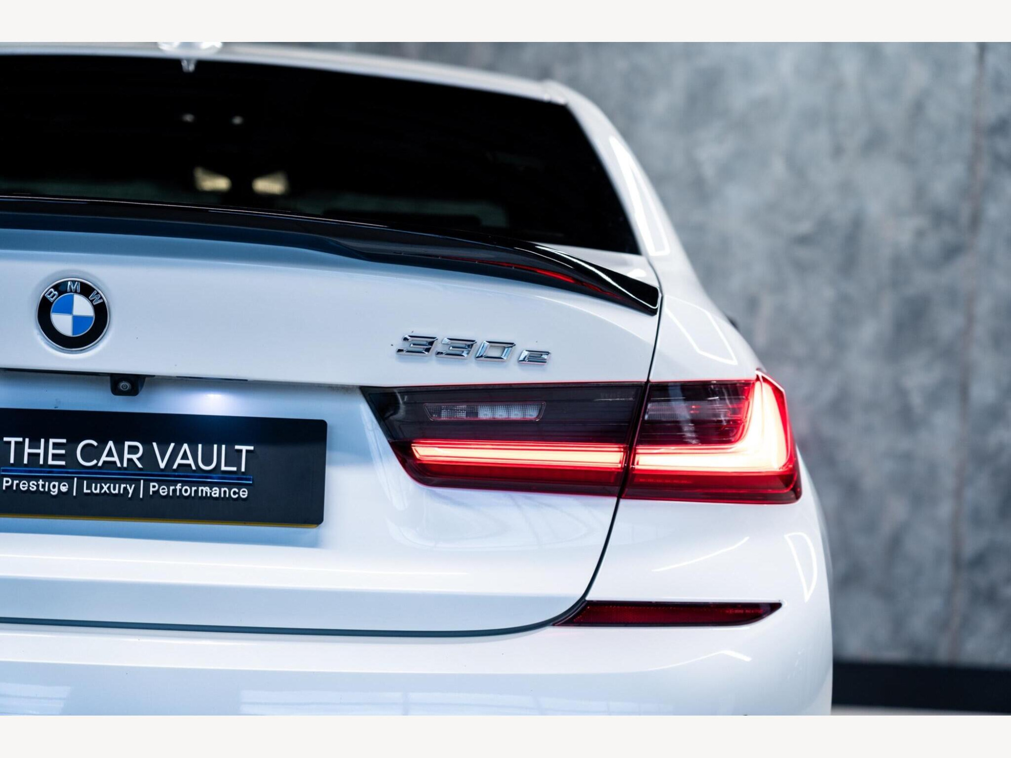 2021 BMW 3 Series image 12
