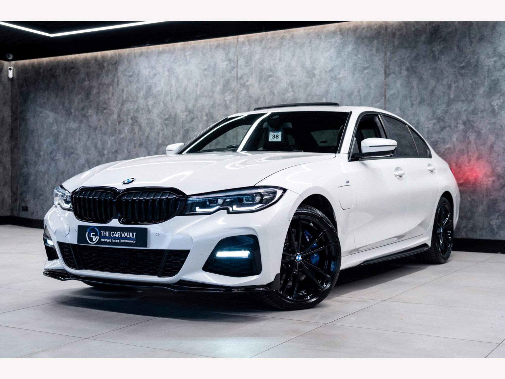 2021 BMW 3 Series image 5
