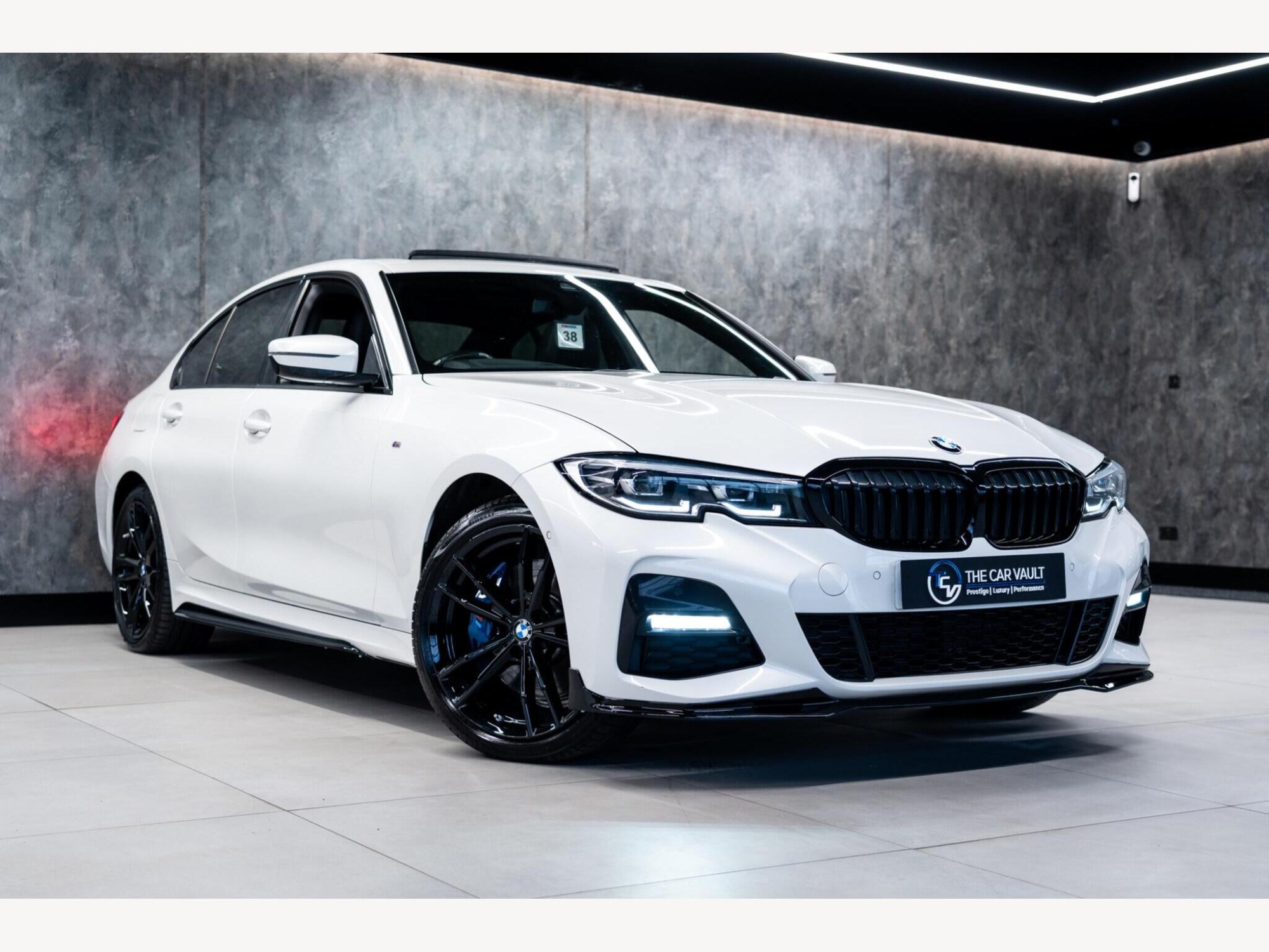 2021 BMW 3 Series image 1