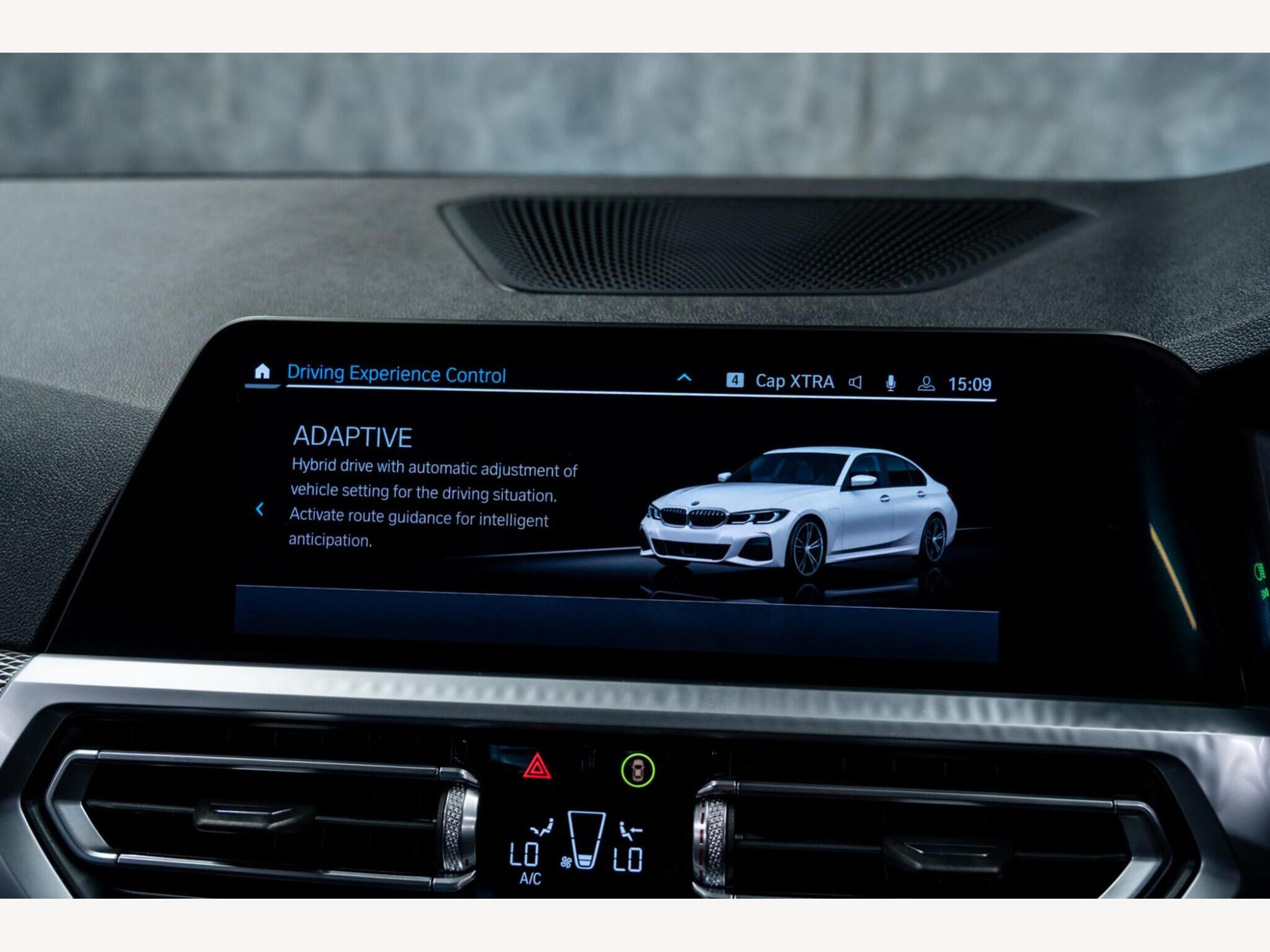 2021 BMW 3 Series image 26