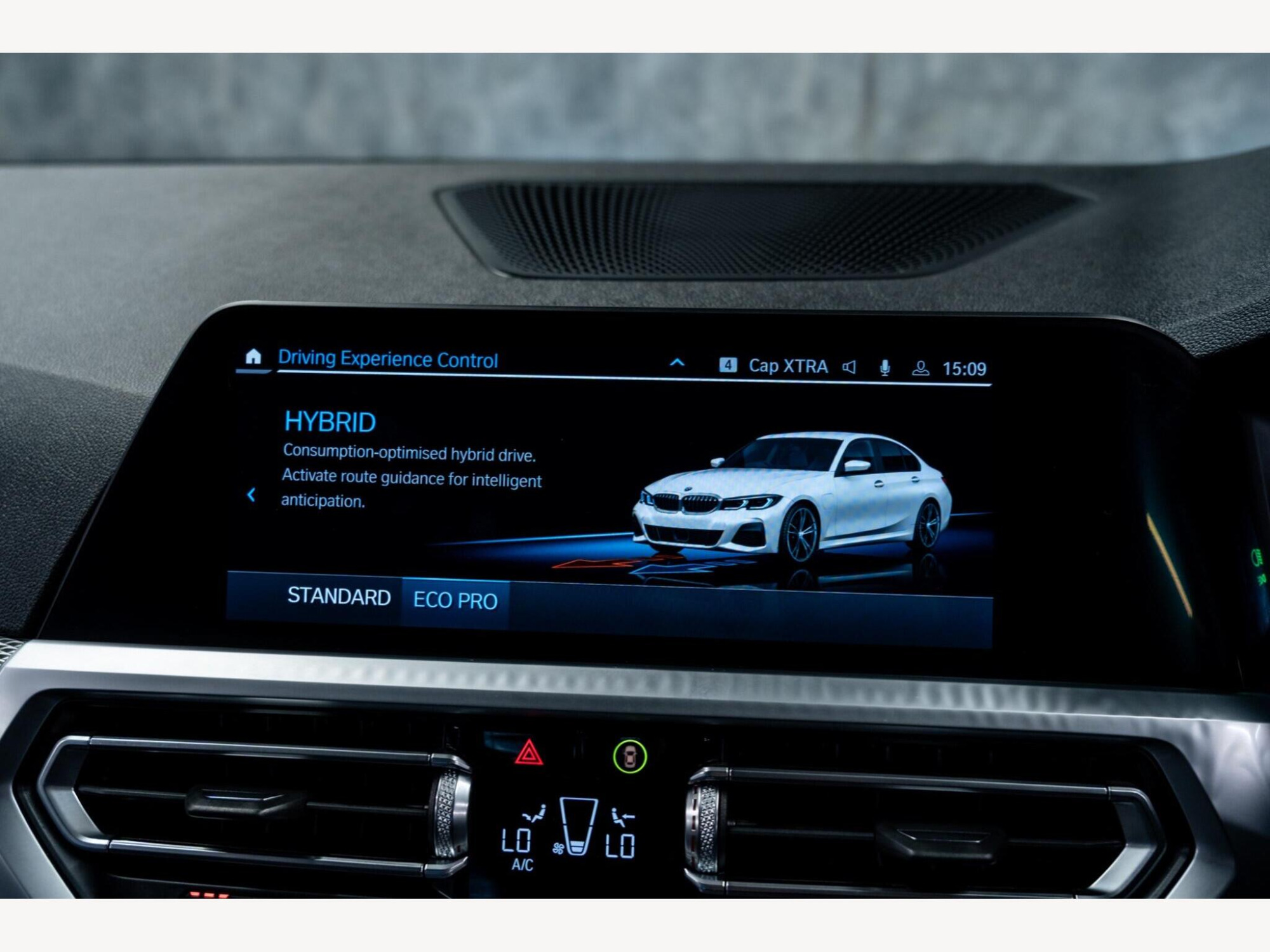 2021 BMW 3 Series image 23