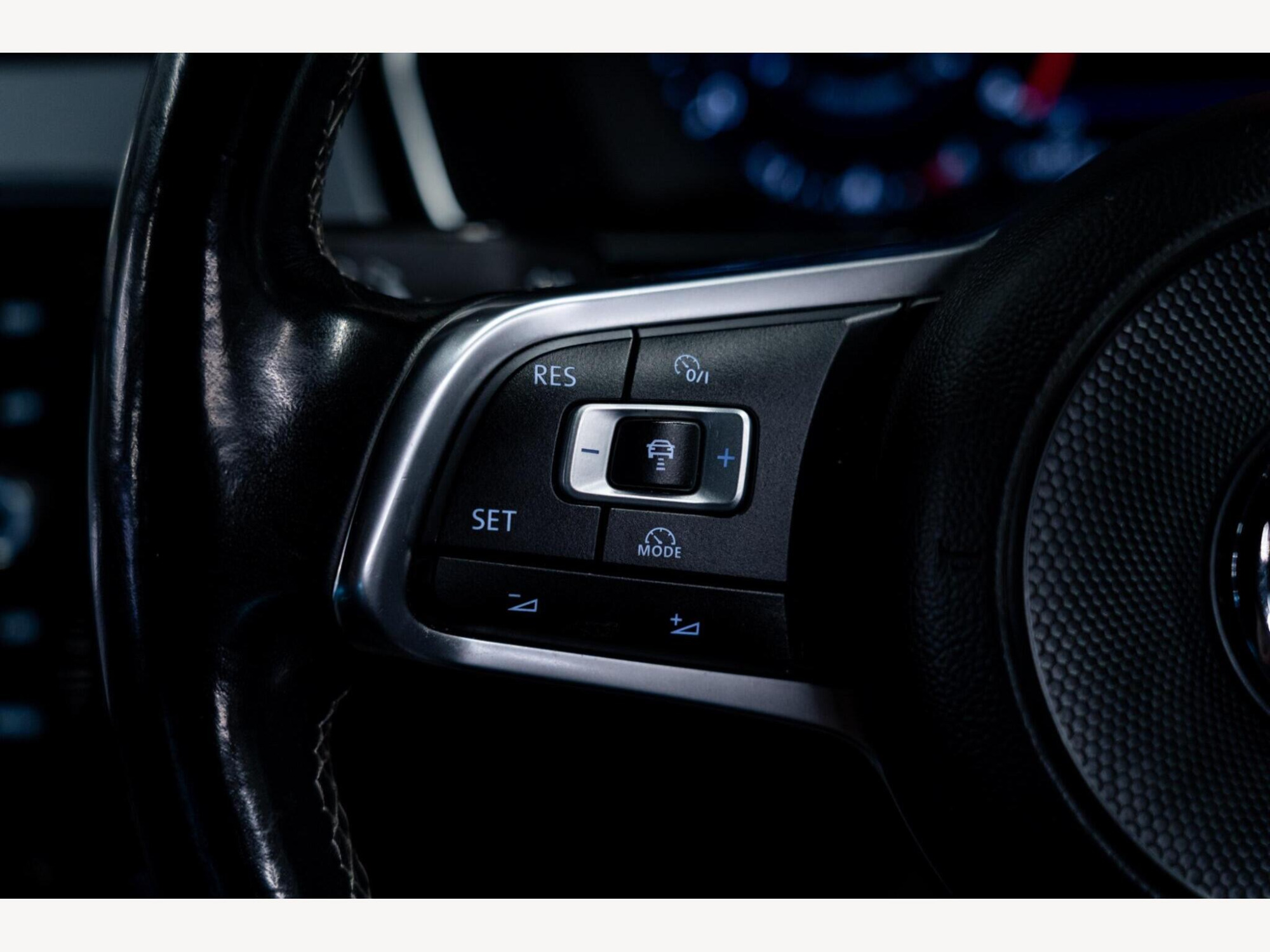 2018 Volkswagen Passat image 32
