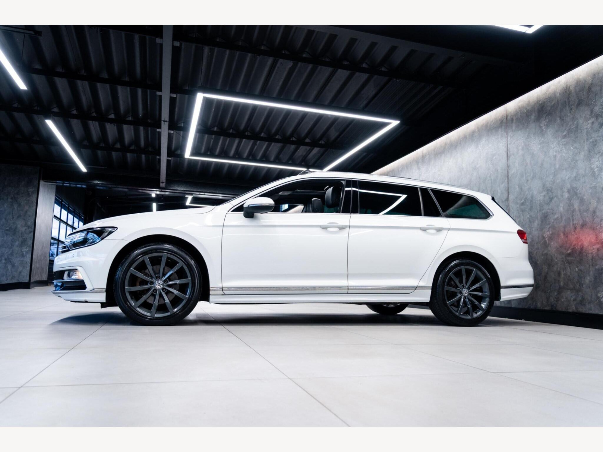2018 Volkswagen Passat image 9