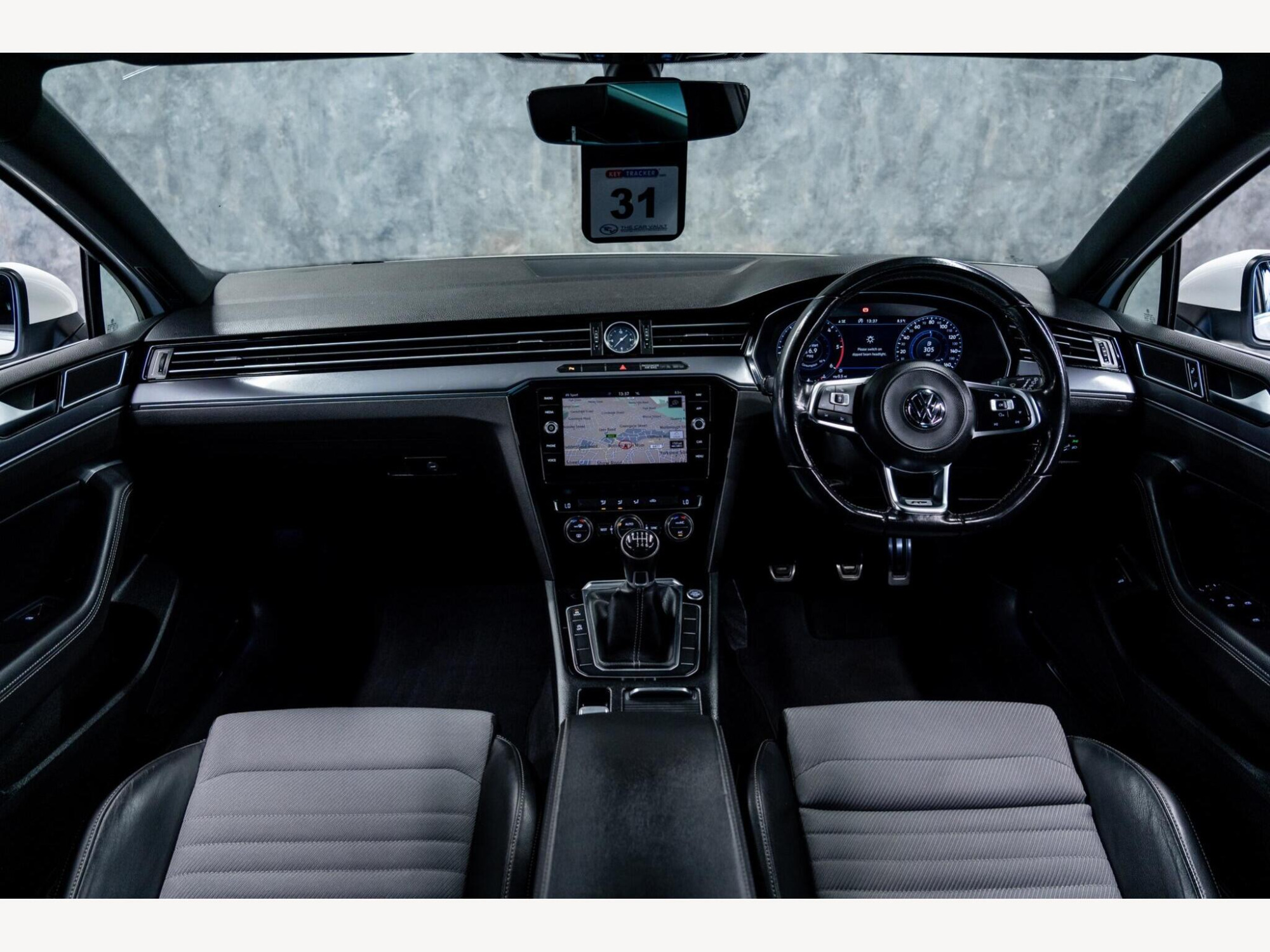 2018 Volkswagen Passat image 2