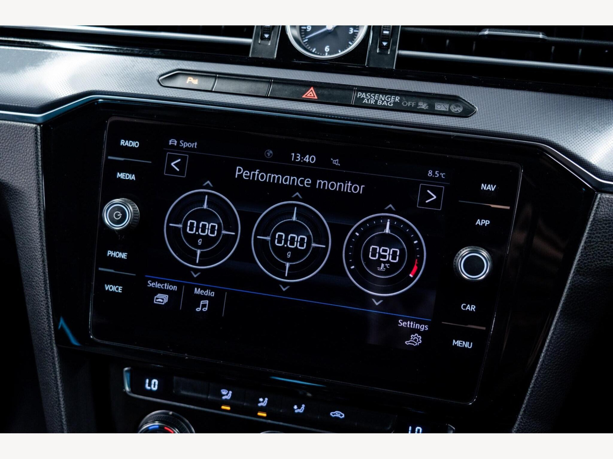 2018 Volkswagen Passat image 17