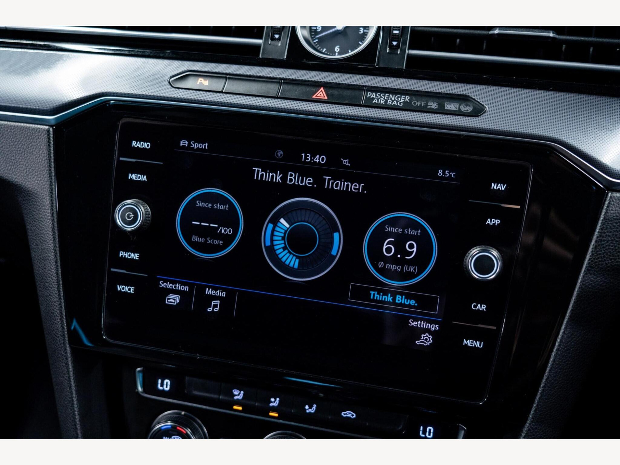 2018 Volkswagen Passat image 18