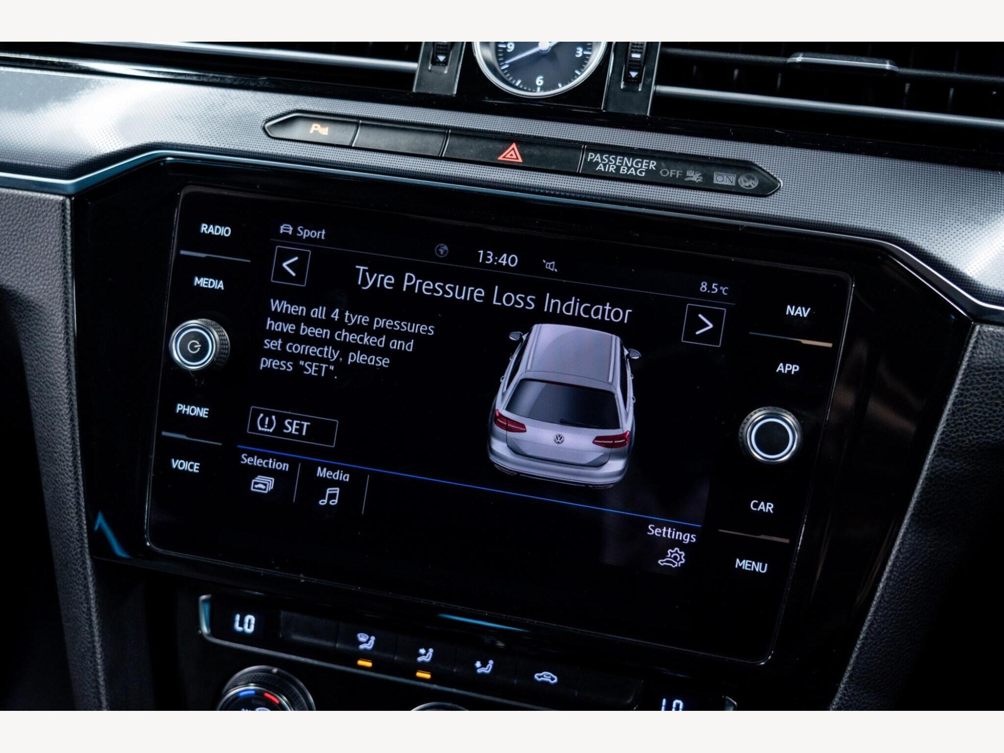 2018 Volkswagen Passat image 29