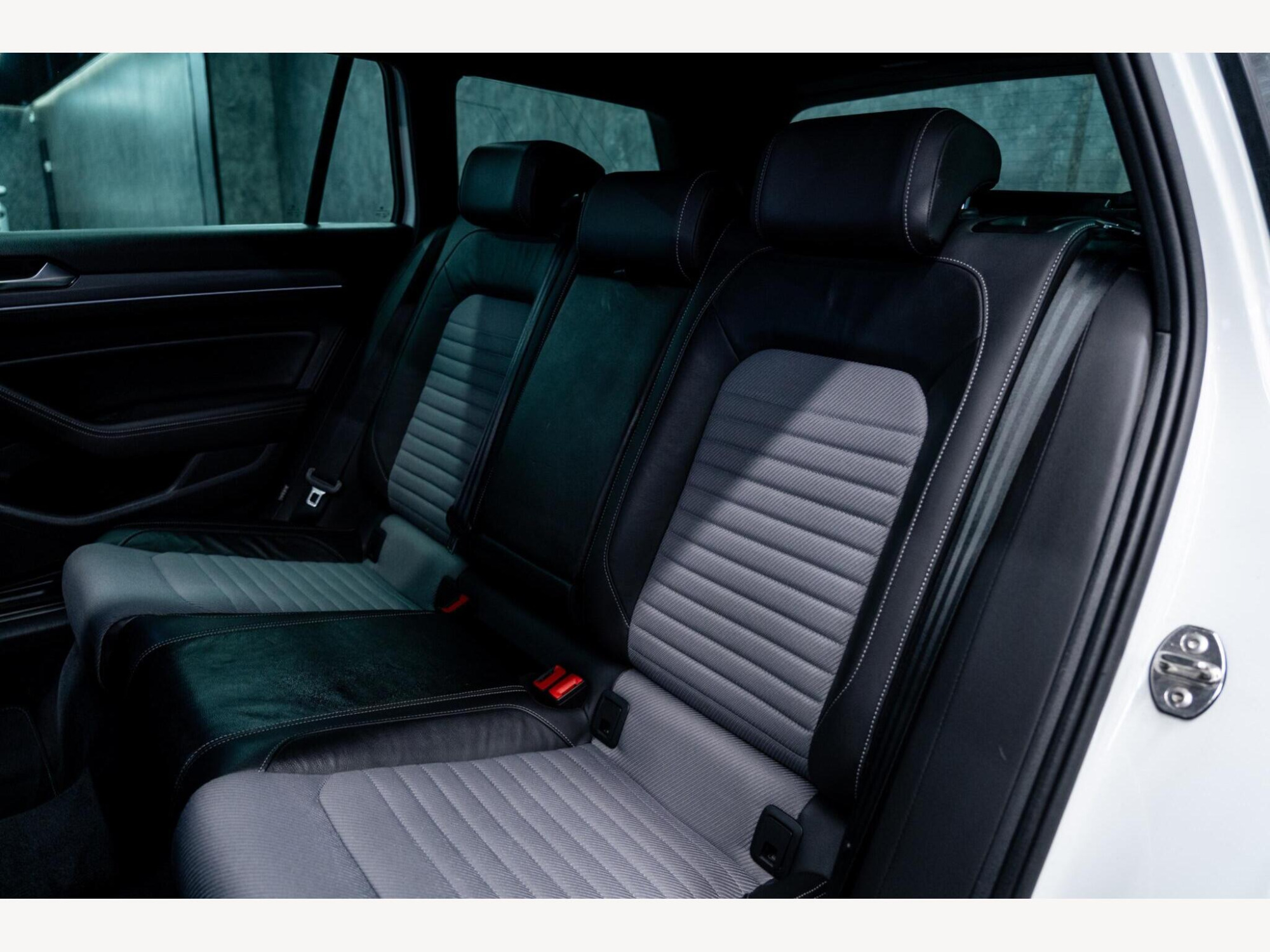 2018 Volkswagen Passat image 39