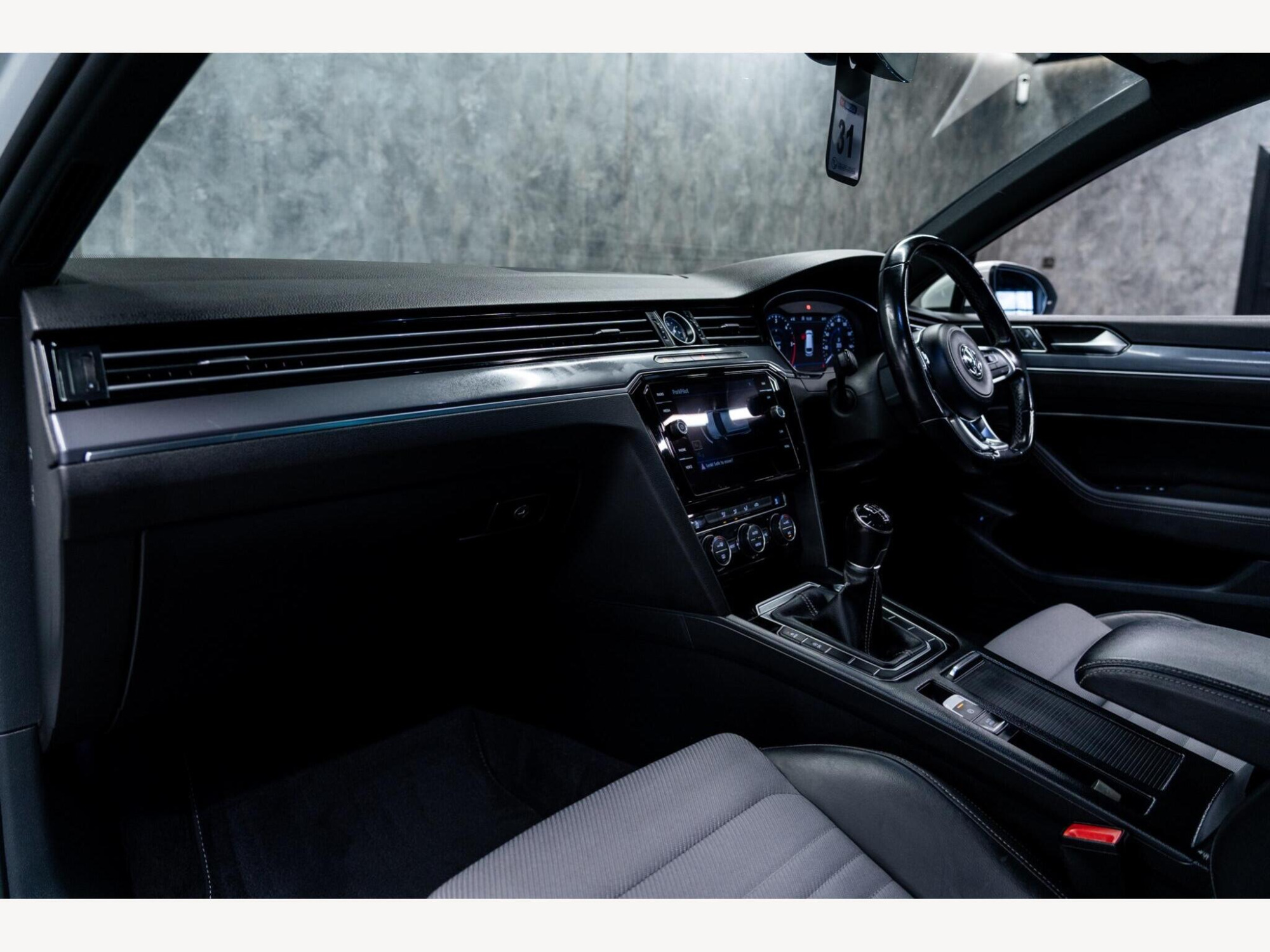 2018 Volkswagen Passat image 34