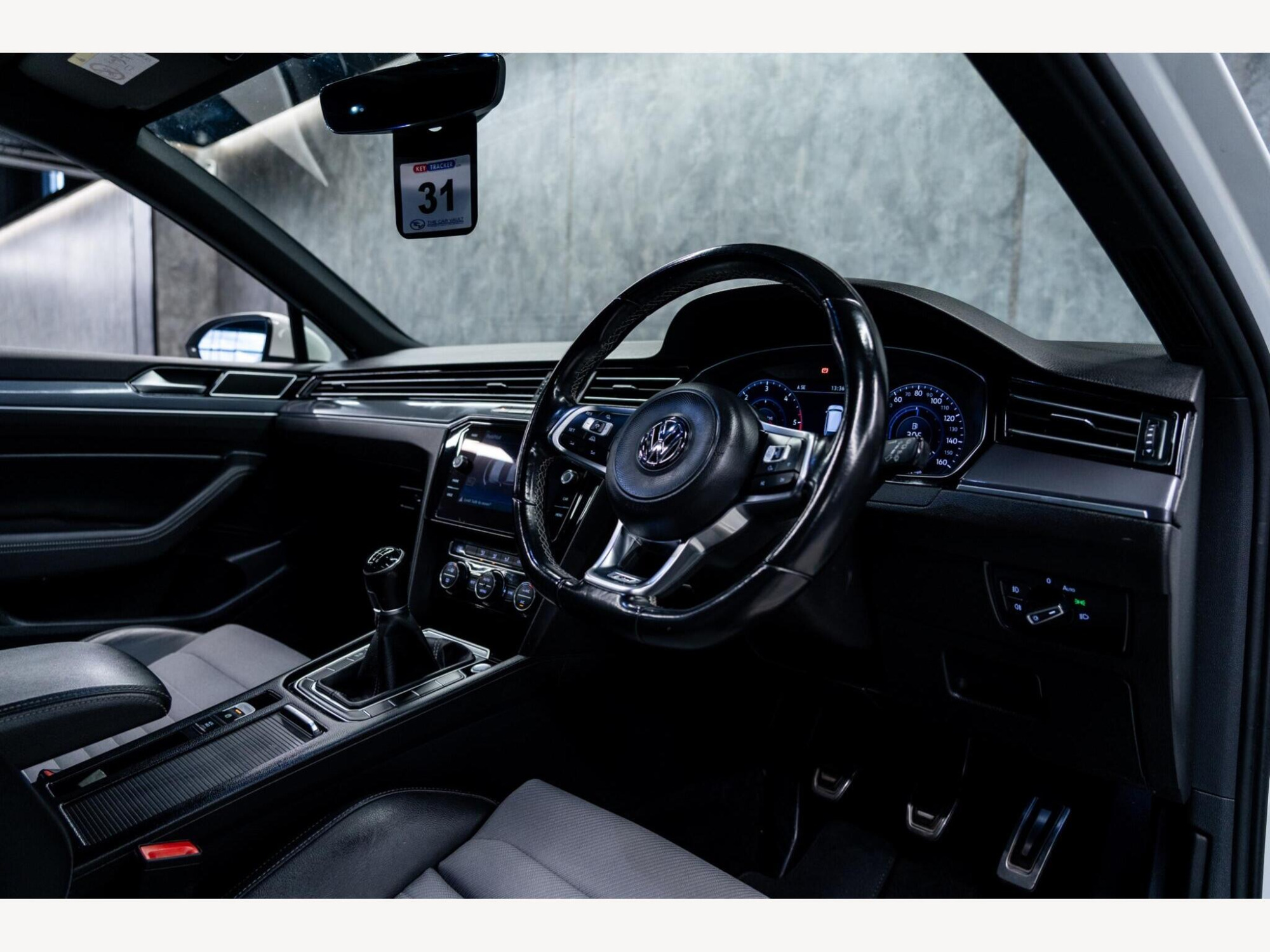 2018 Volkswagen Passat image 14