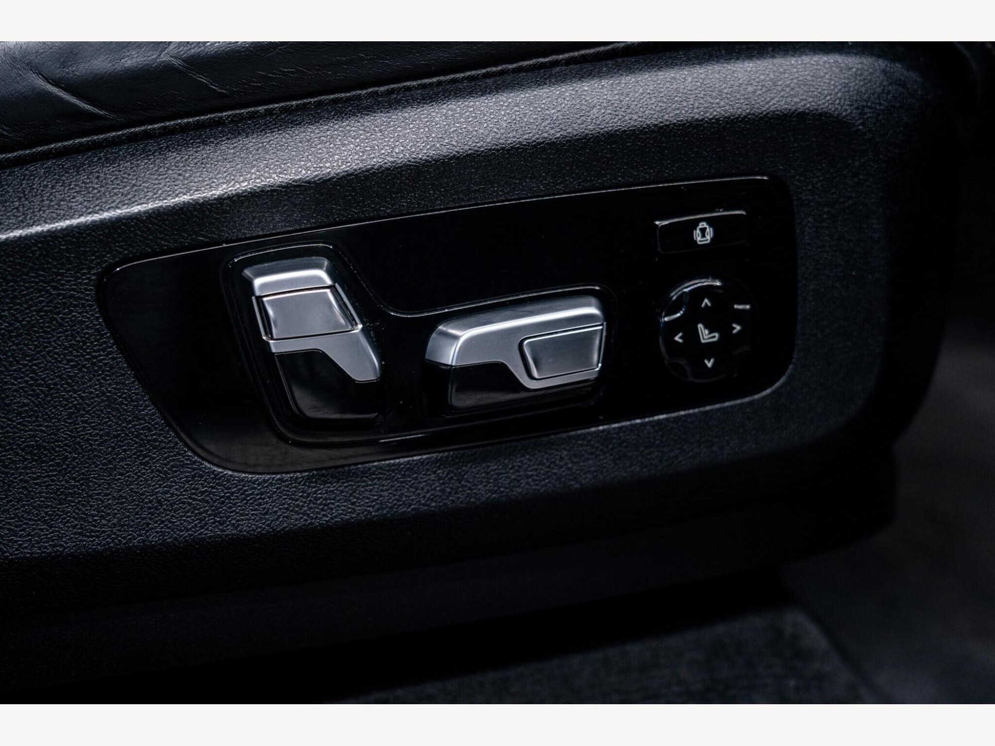 2019 BMW X7 image 55