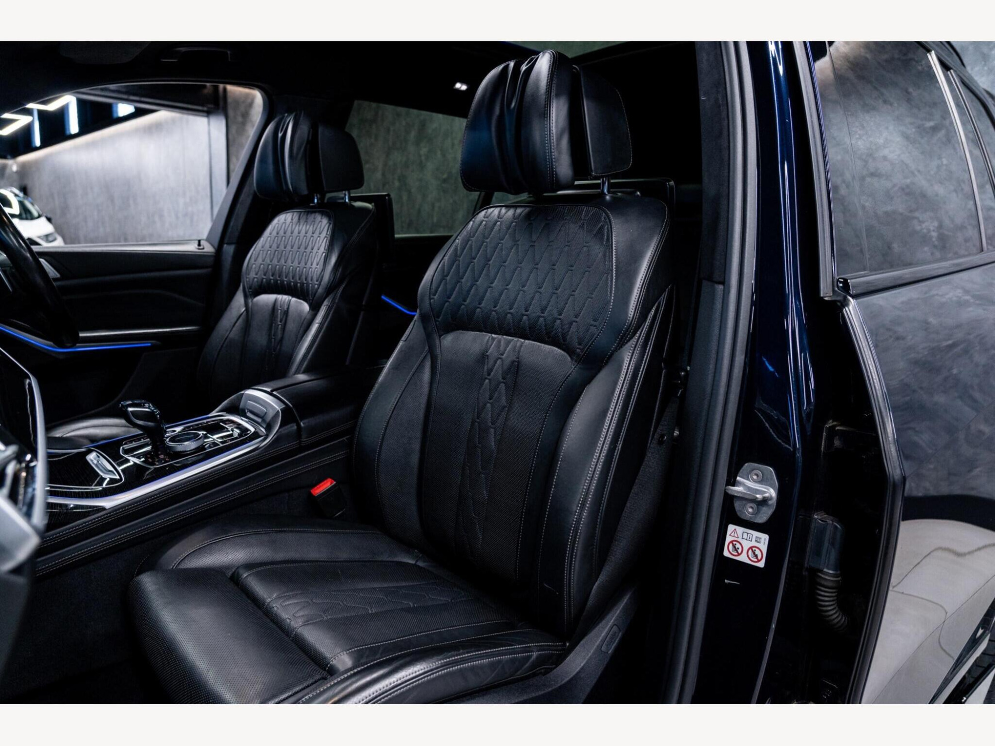 2019 BMW X7 image 60