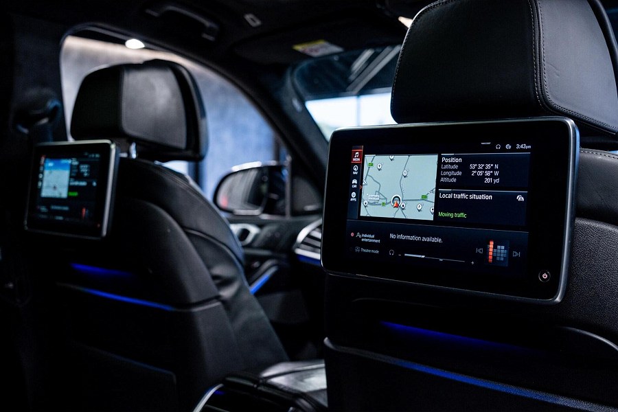 BMW X7 photo 2