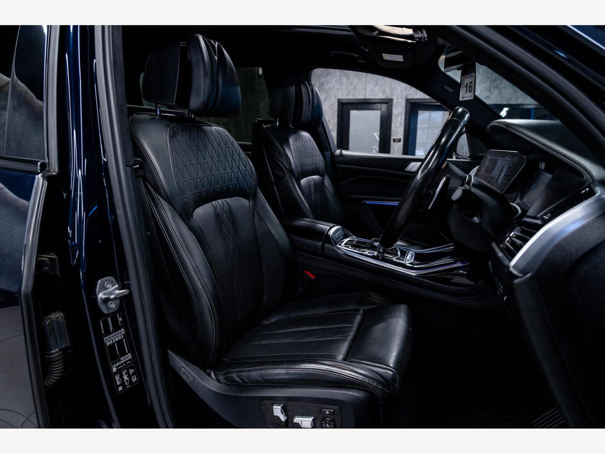 2019 BMW X7 image 58