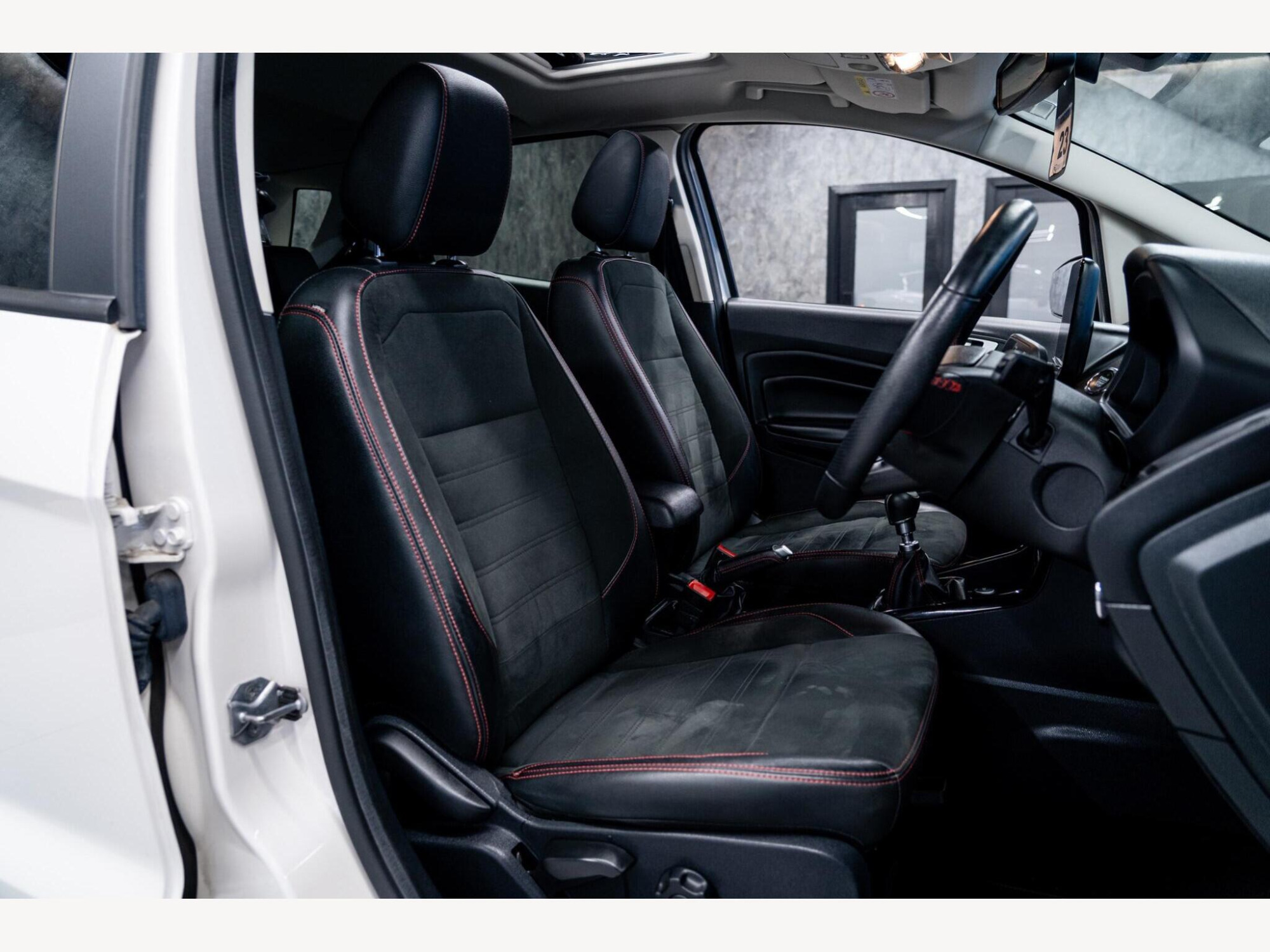 2018 Ford EcoSport image 34