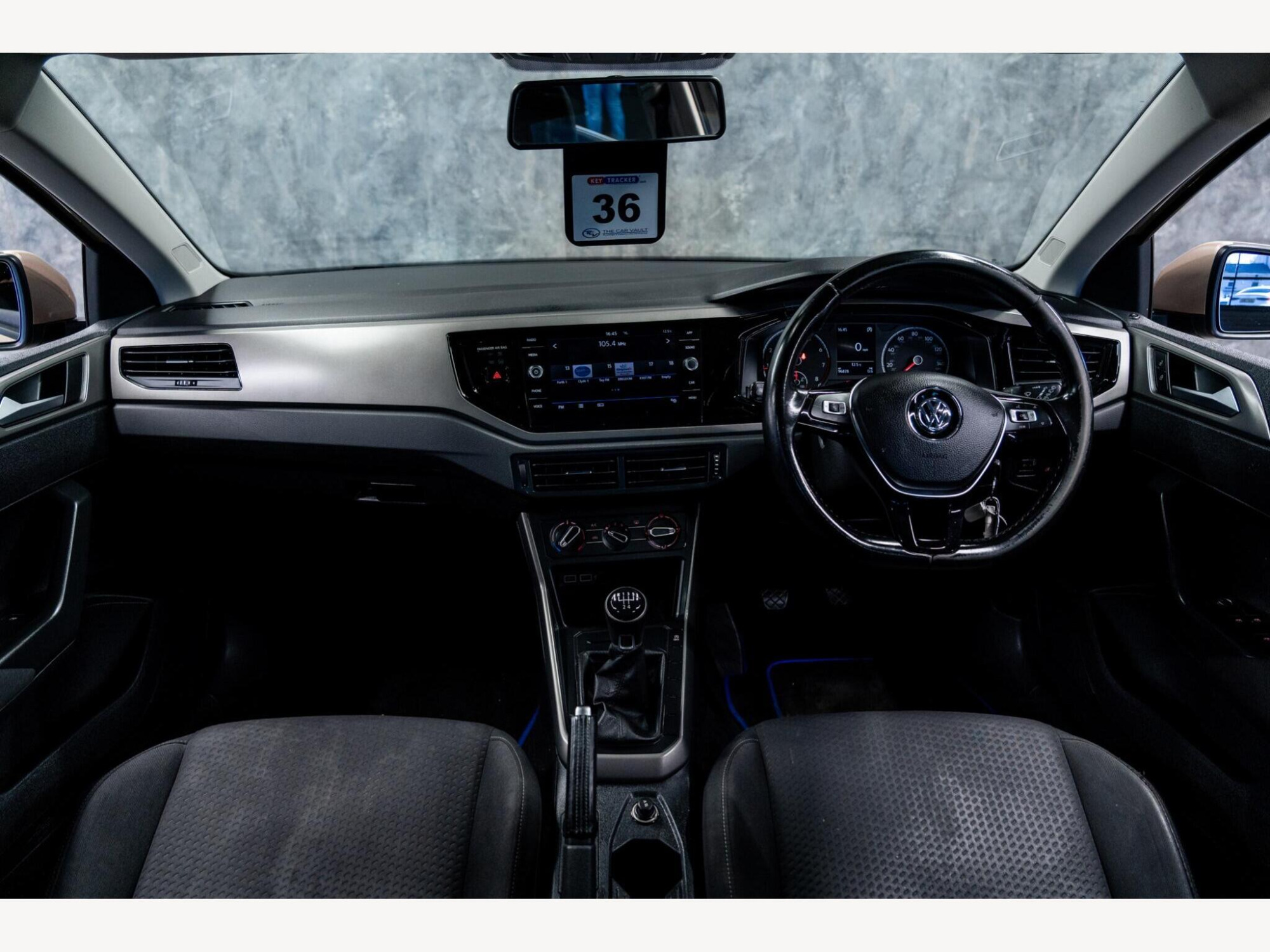 2019 Volkswagen Polo image 2
