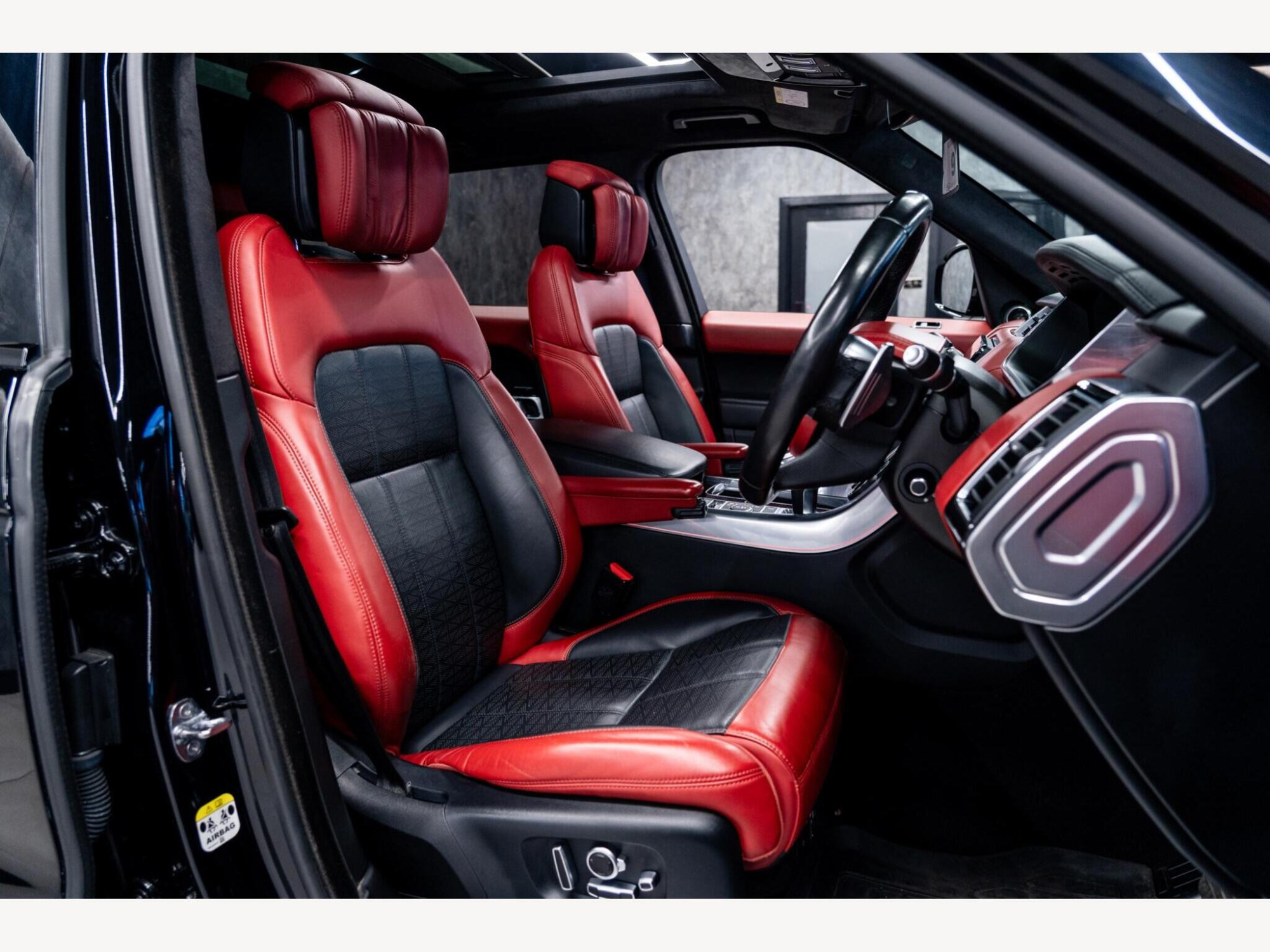 2018 Land Rover Range Rover Sport image 2