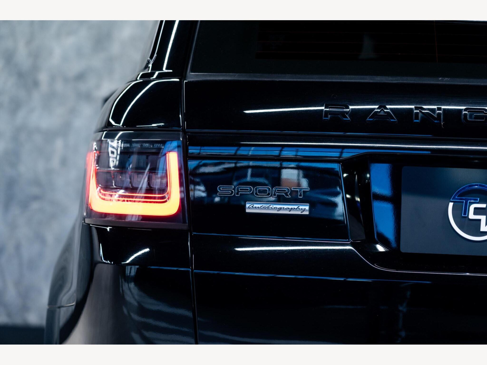 2018 Land Rover Range Rover Sport image 12
