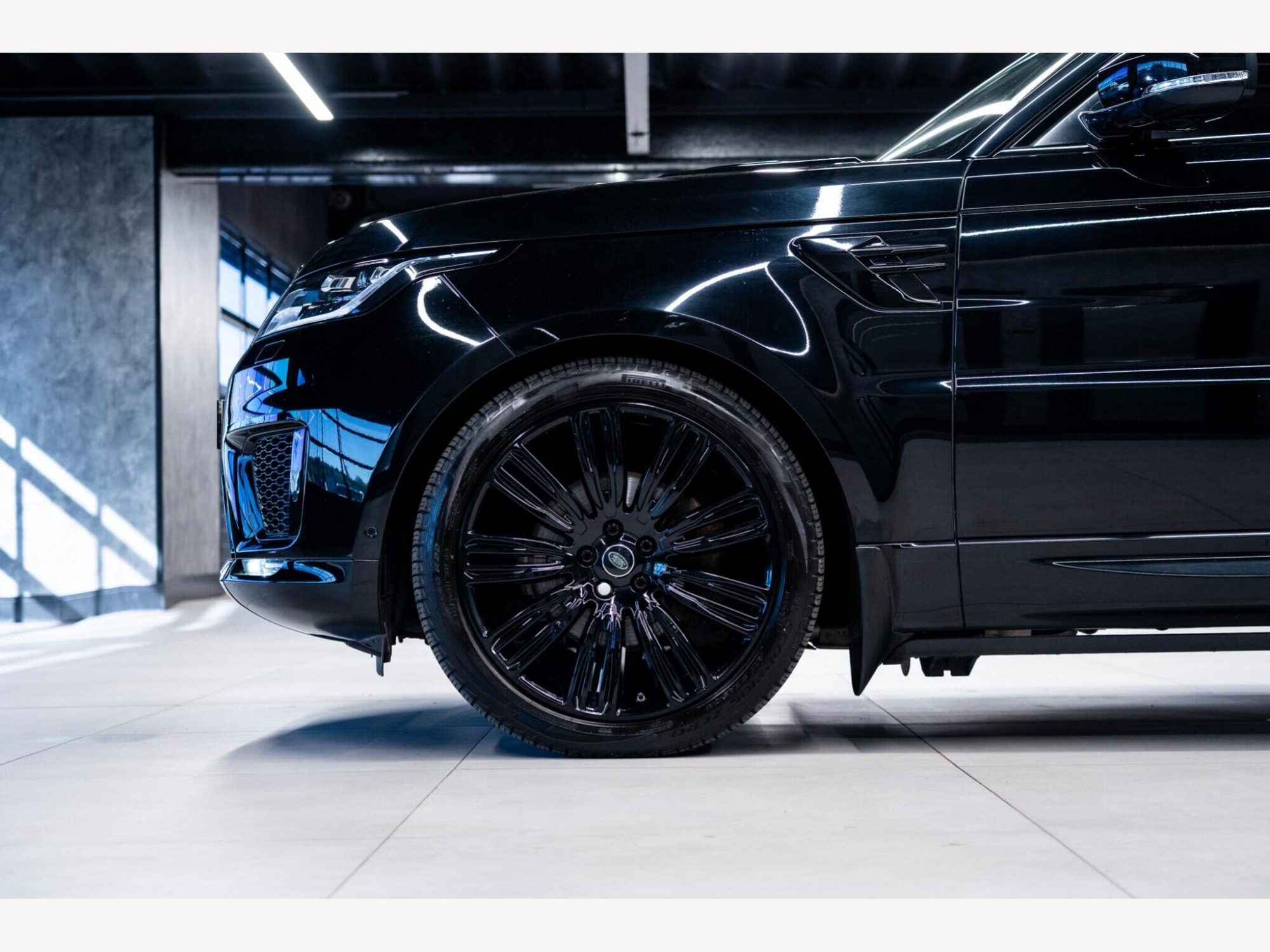 2018 Land Rover Range Rover Sport image 14