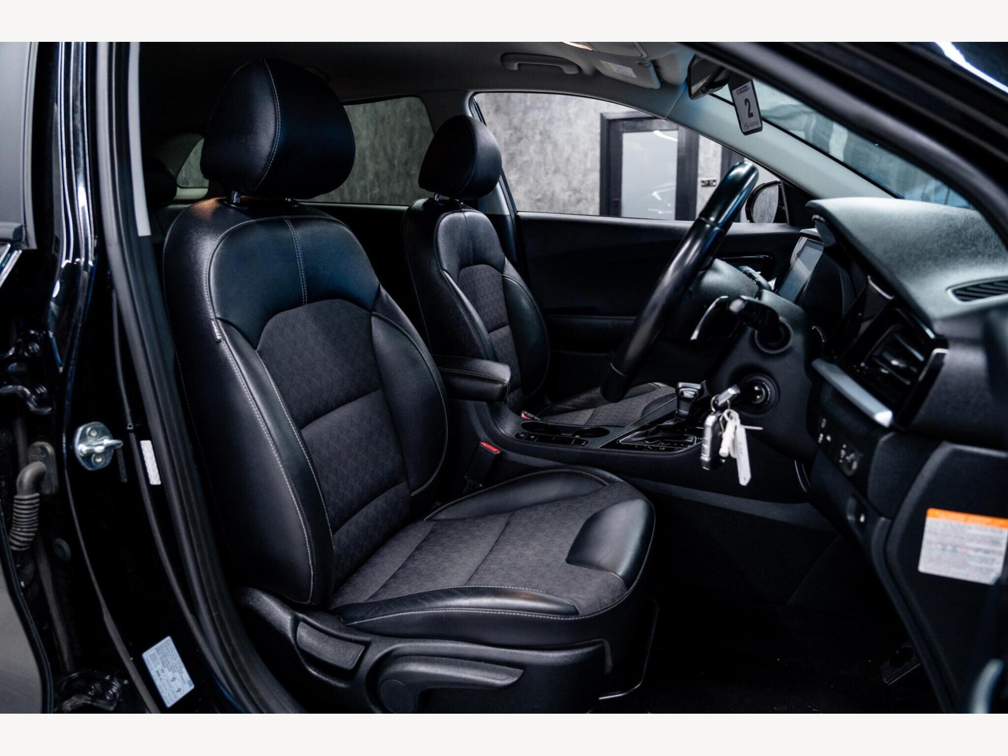 2021 Kia Niro image 30
